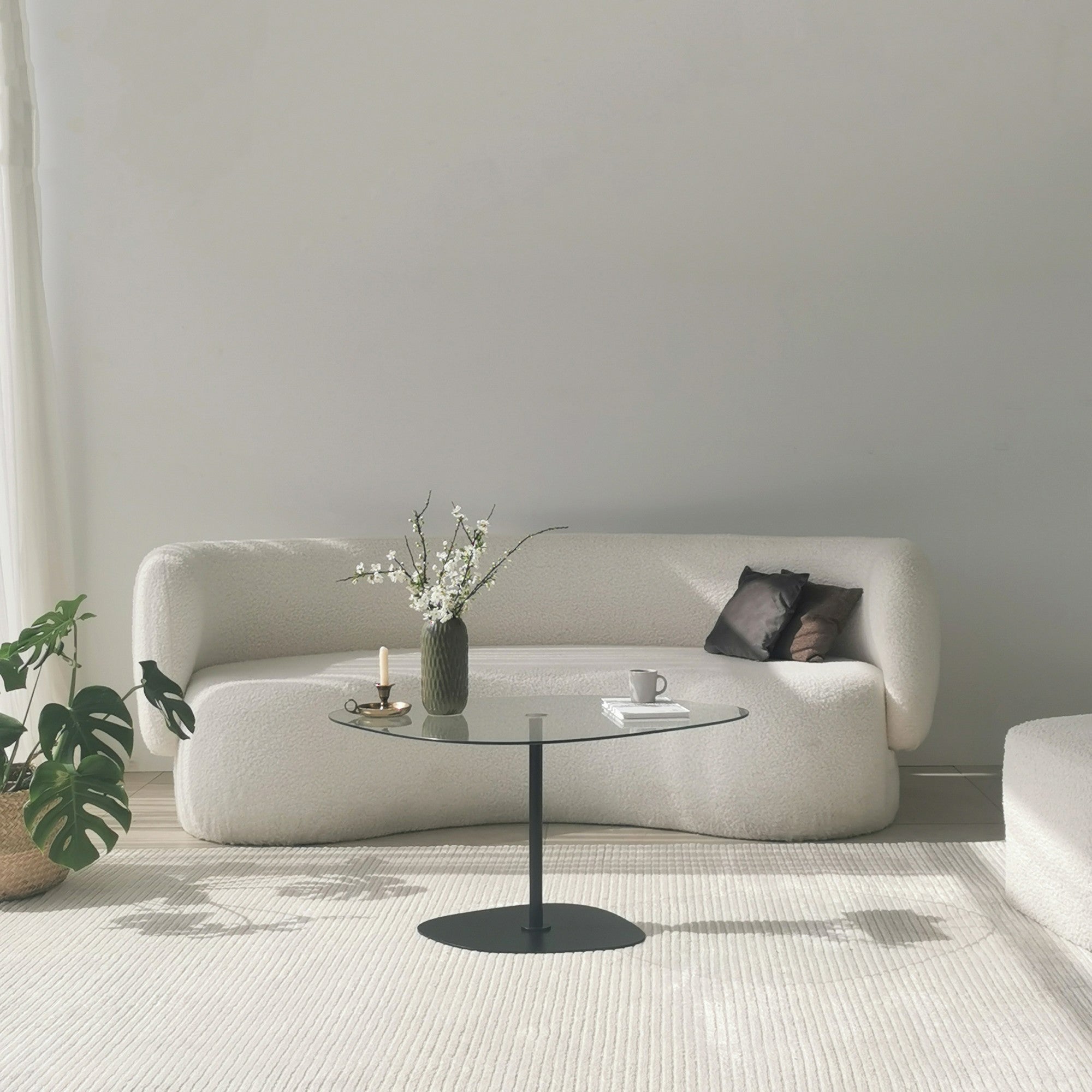 Mesa de Centro Elegante com Tampo de Vidro Temperado, 85 x 67 x 40 cm | Pernas de Metal, Desmontada | Design Elegante Transparente e Preto para Espaços Modernos