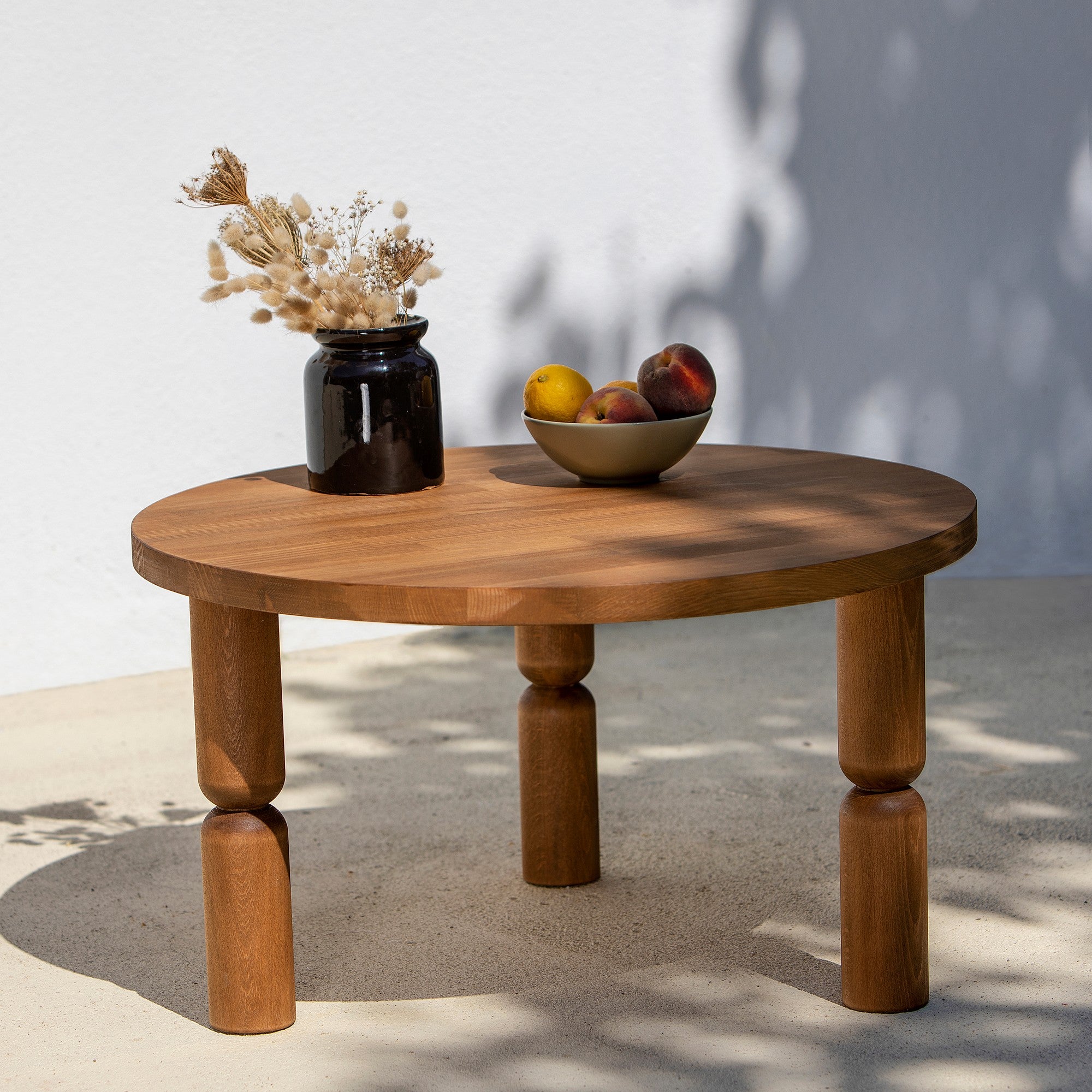 Mesa de Centro de Madeira Maciça, Cor Castanha, 70 x 40 x 70 cm | Acabamento Ultra Fosco Resistente a UV e à Base de Água | Elegante e Durável para Espaços Modernos