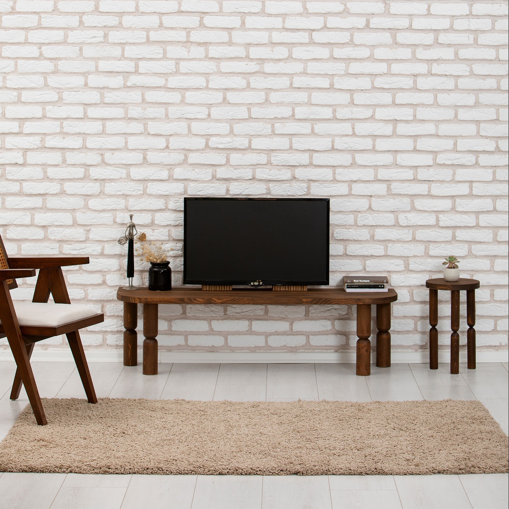 Suporte de TV em madeira maciça, cor nogueira, 140 x 40 x 35 cm | Acabamento ultrafosco resistente a raios UV e à base de água | Design elegante e durável para salas de estar modernas