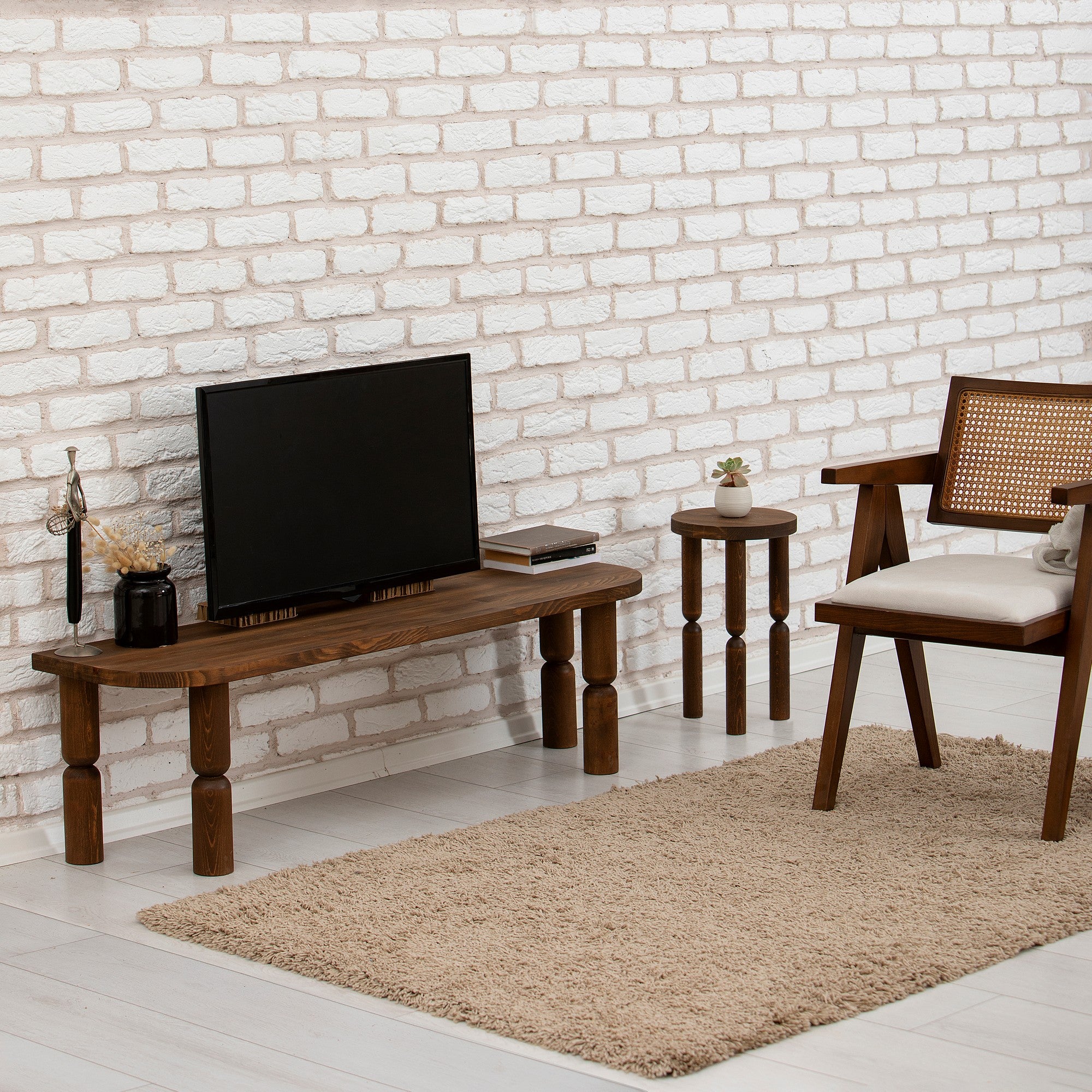 Suporte de TV em madeira maciça, cor nogueira, 140 x 40 x 35 cm | Acabamento ultrafosco resistente a raios UV e à base de água | Design elegante e durável para salas de estar modernas