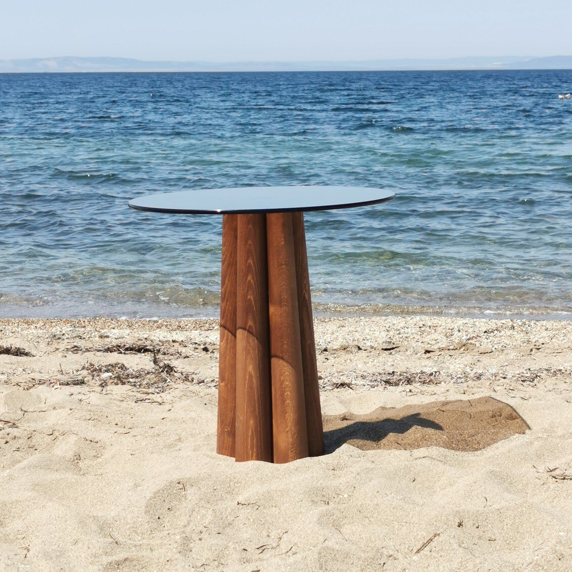 Mesa de Centro Elegante, 50x50x50 cm, 100% Vidro Temperado e Estrutura em Faia, Acabamento em Bronze e Nogueira | Design Moderno para Sala de Estar e Lounge