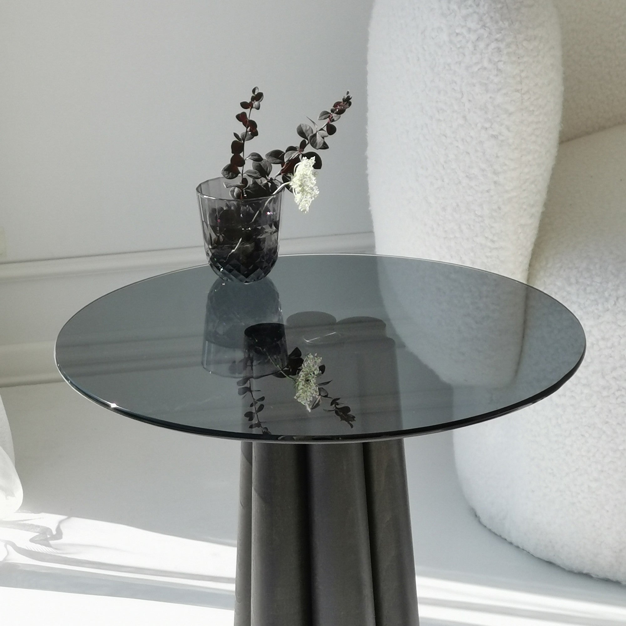 Mesa de Centro Elegante, 50x50x50 cm, Cinza Escuro e Preto | 100% Vidro Temperado e Estrutura em Madeira de Faia | Desmontada para Fácil Montagem, Design Moderno