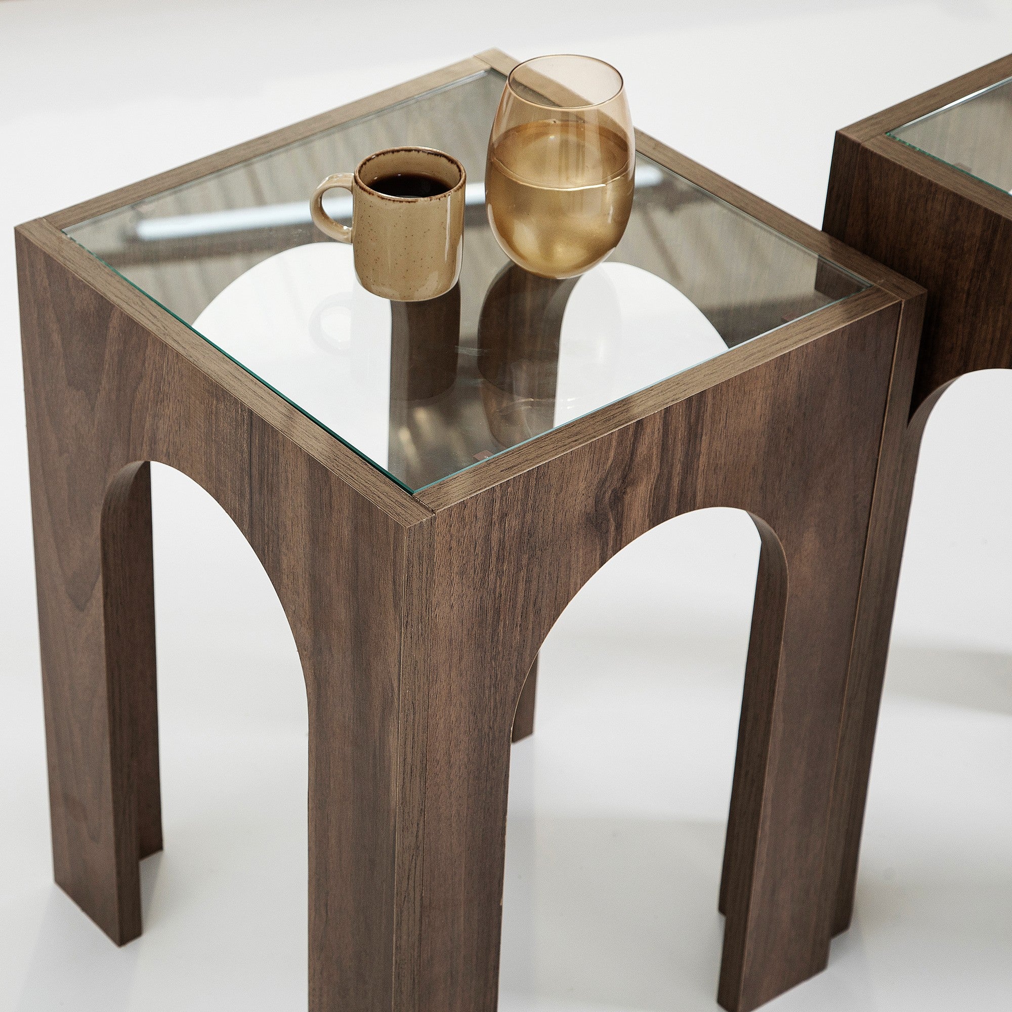 Conjunto de mesa de centro elegante (2 peças), transparente e nogueira, 35 x 50/55 cm | 100% vidro temperado e aglomerado revestido de melamina | Design moderno, fácil montagem