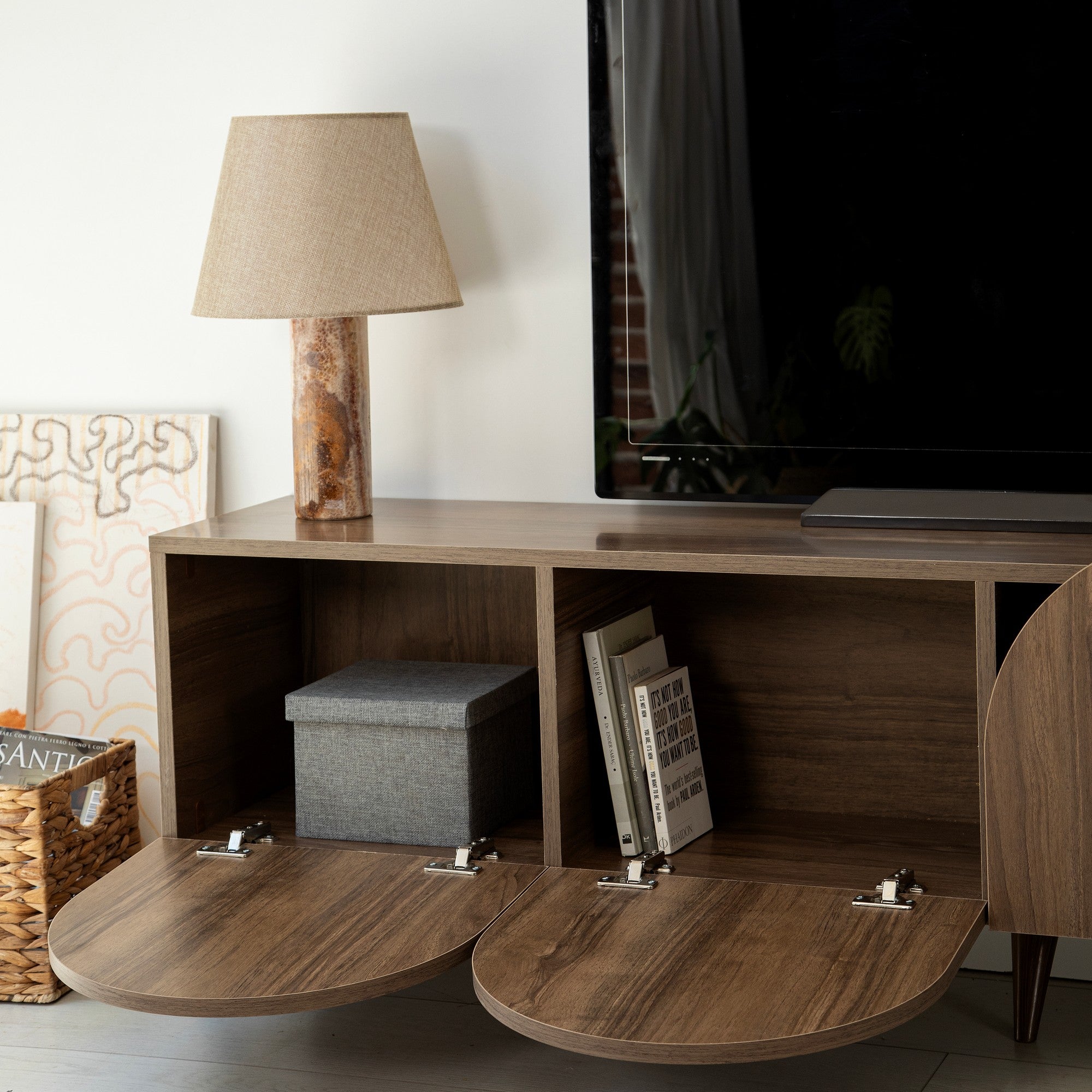 Suporte de TV elegante em nogueira, 180 cm x 50 cm x 35 cm | Aglomerado 100% revestido em melamina, 18 mm de espessura, bordas em PVC | Design moderno para sala de estar