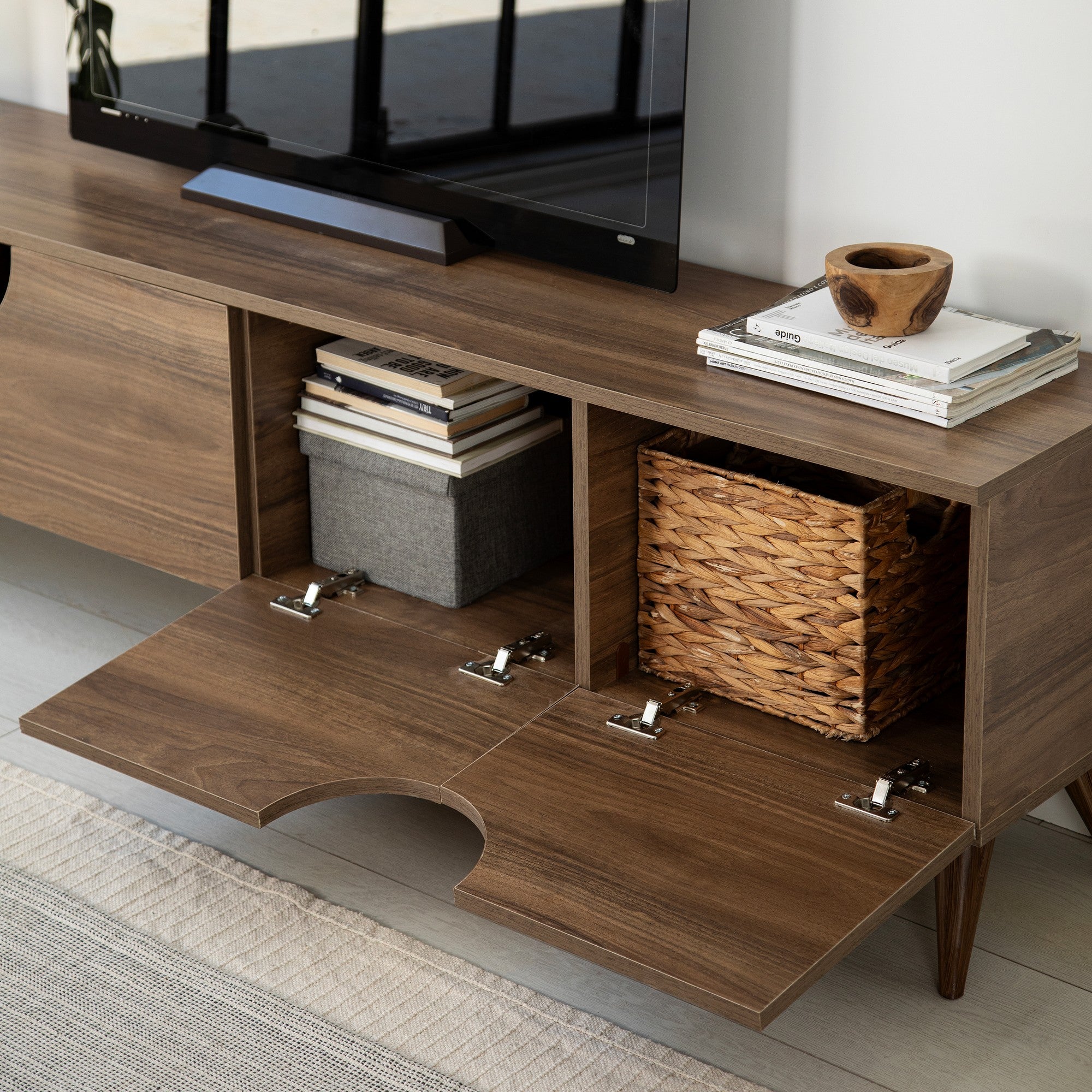 Suporte de TV elegante em nogueira, 180 cm x 50 cm x 35 cm | Aglomerado 100% revestido em melamina, 18 mm de espessura, bordas em PVC | Design moderno para sala de estar