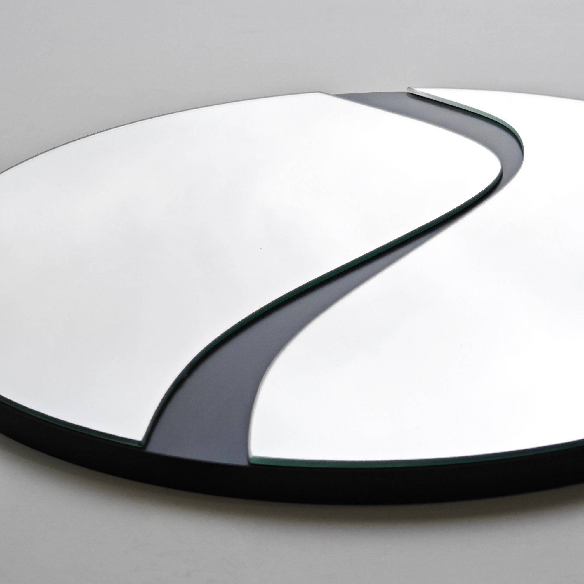 Espelho elegante de parede preto, 70 x 70 cm | Painel de partículas 100% revestido em melamina, cintas de PVC | Design ajustável e ecológico para espaços modernos