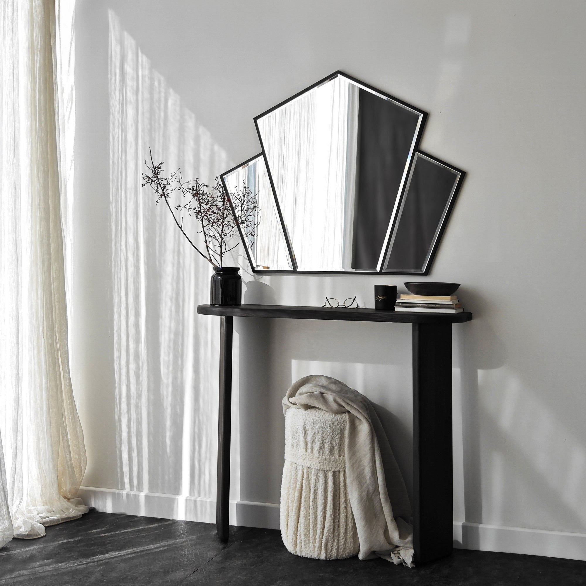 Espelho de parede preto elegante, 95 x 76 cm | Painel de partículas 100% revestido de melamina, cintas de PVC | Design ecológico para espaços modernos