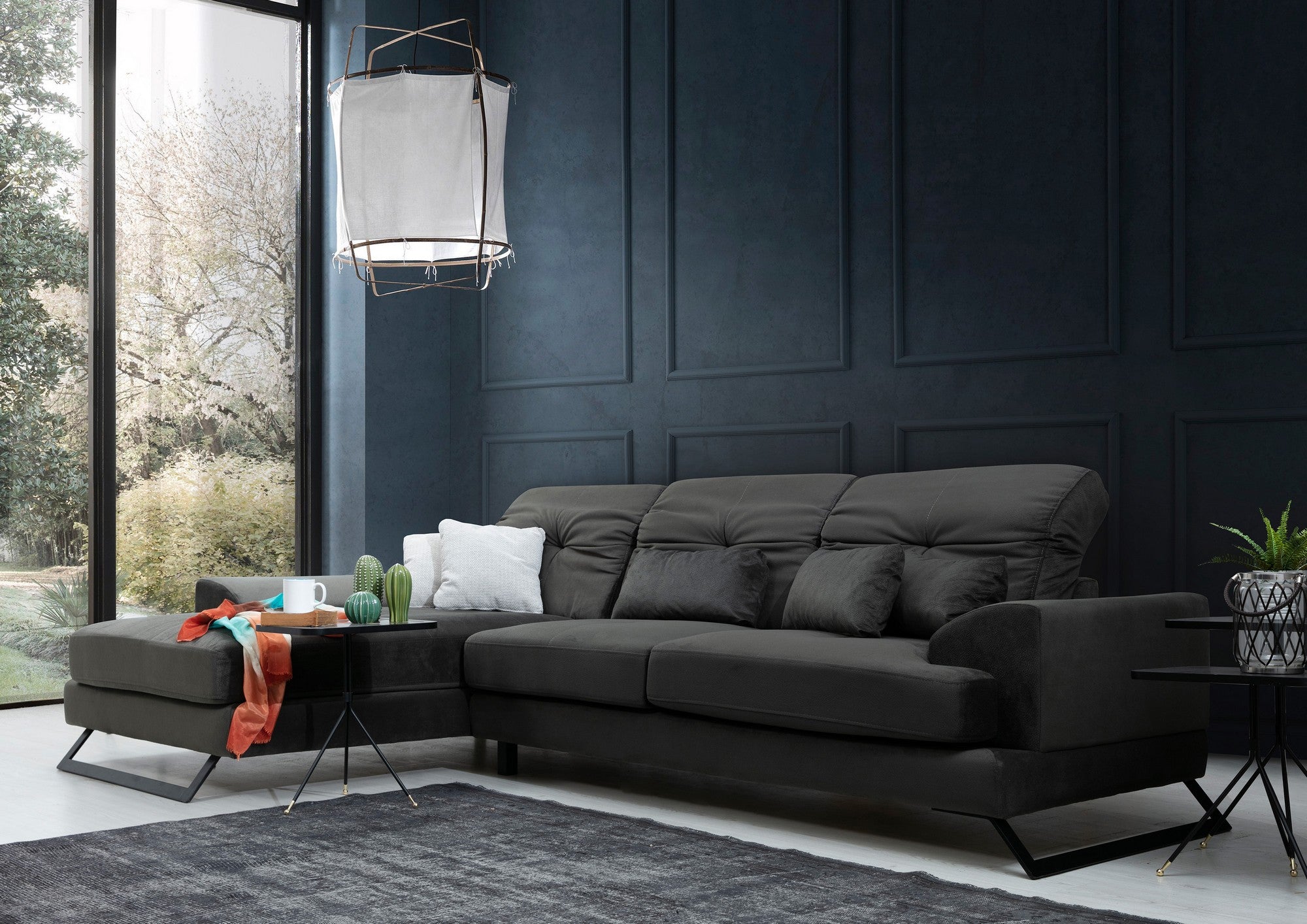 Sofá de canto elegante, cinza antracite, 304 x 190 x 92 cm | Estrutura em madeira de faia e aglomerado, encosto ajustável, almofadas de espuma macia | Design industrial moderno