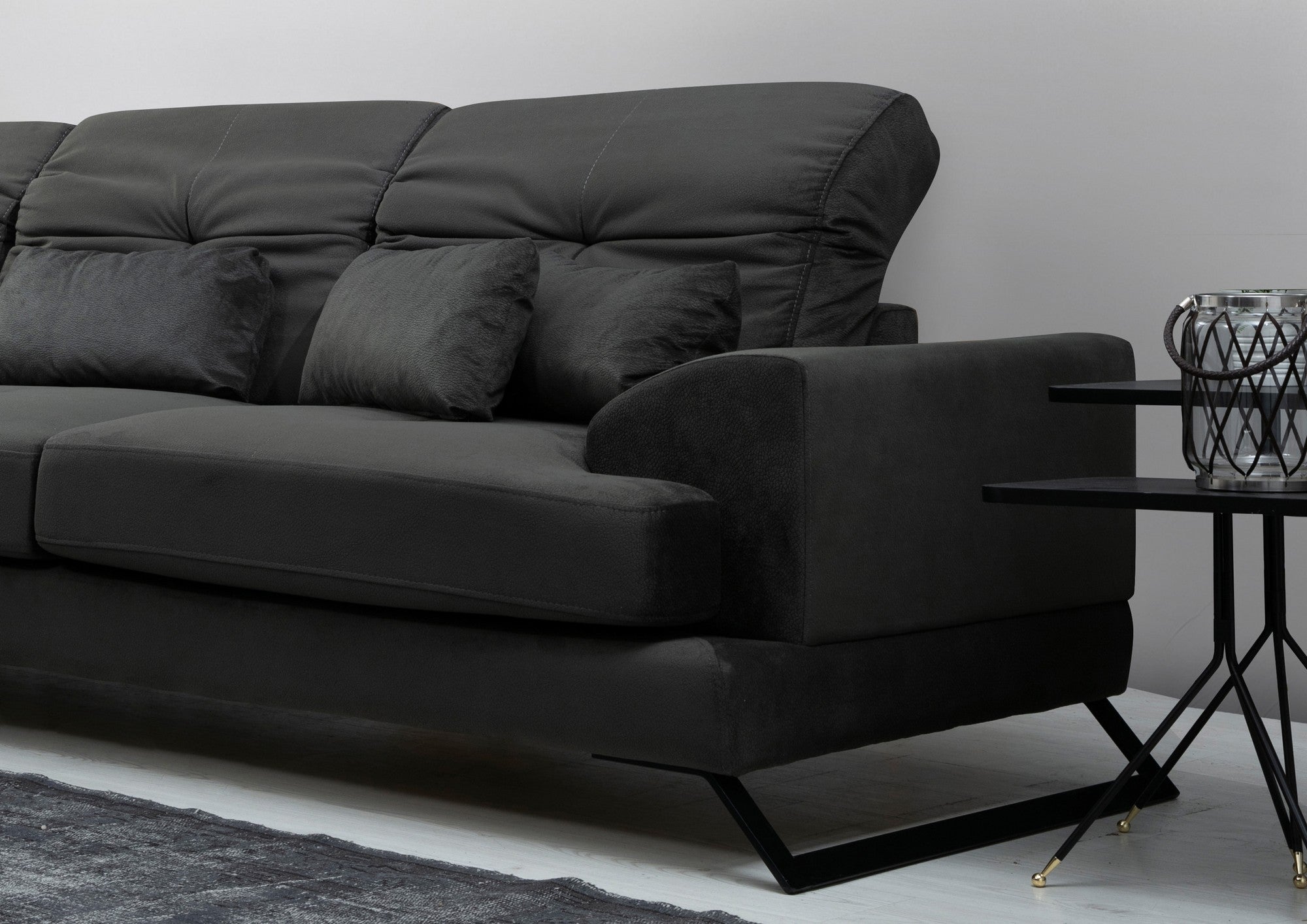 Sofá de canto elegante, cinza antracite, 304 x 190 x 92 cm | Estrutura em madeira de faia e aglomerado, encosto ajustável, almofadas de espuma macia | Design industrial moderno