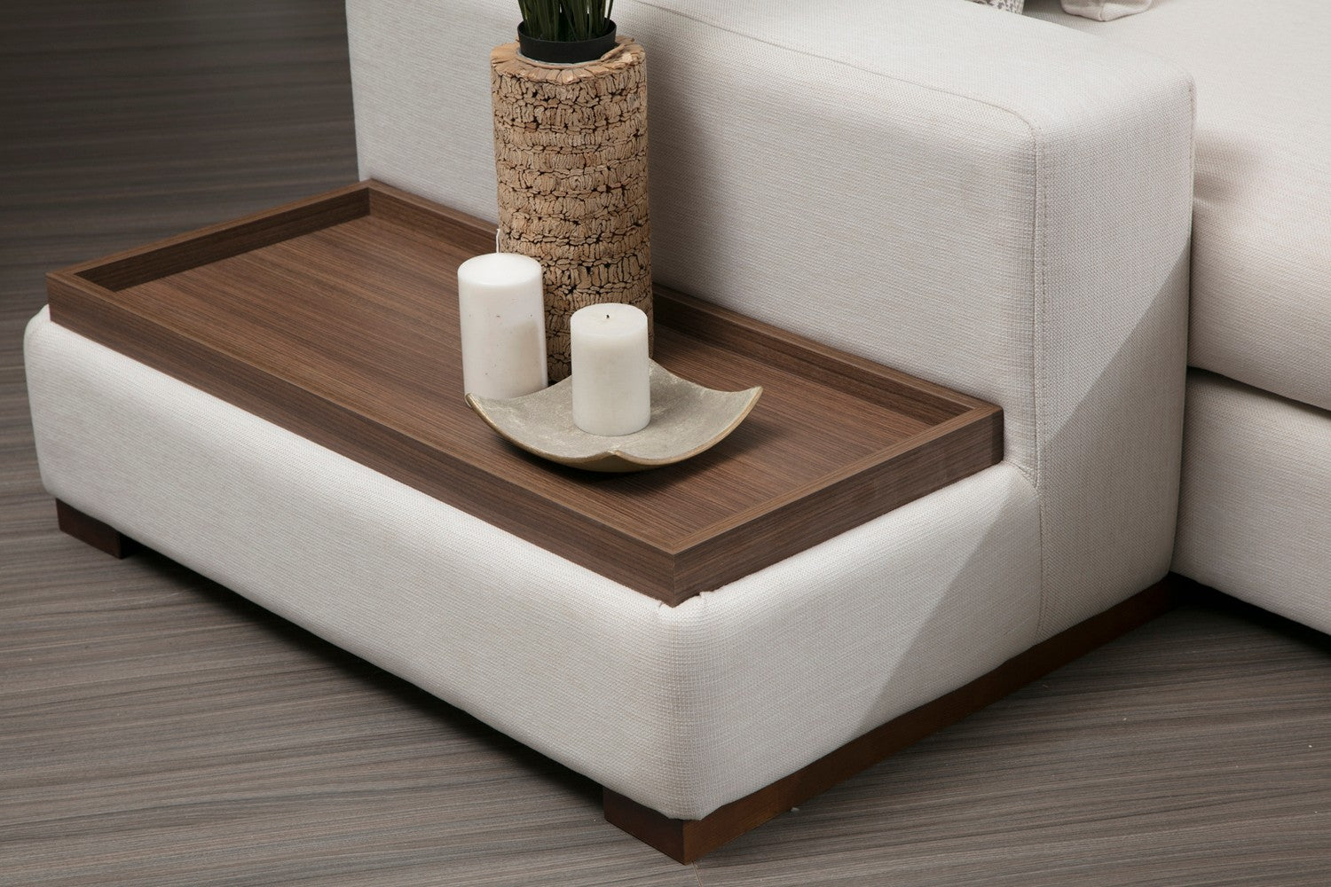 Sofá de canto elegante com pufe, estrutura de madeira de faia e aglomerado, 374 x 428 cm | 100% poliéster, pernas de nogueira | Design escandinavo moderno, lavável a seco
