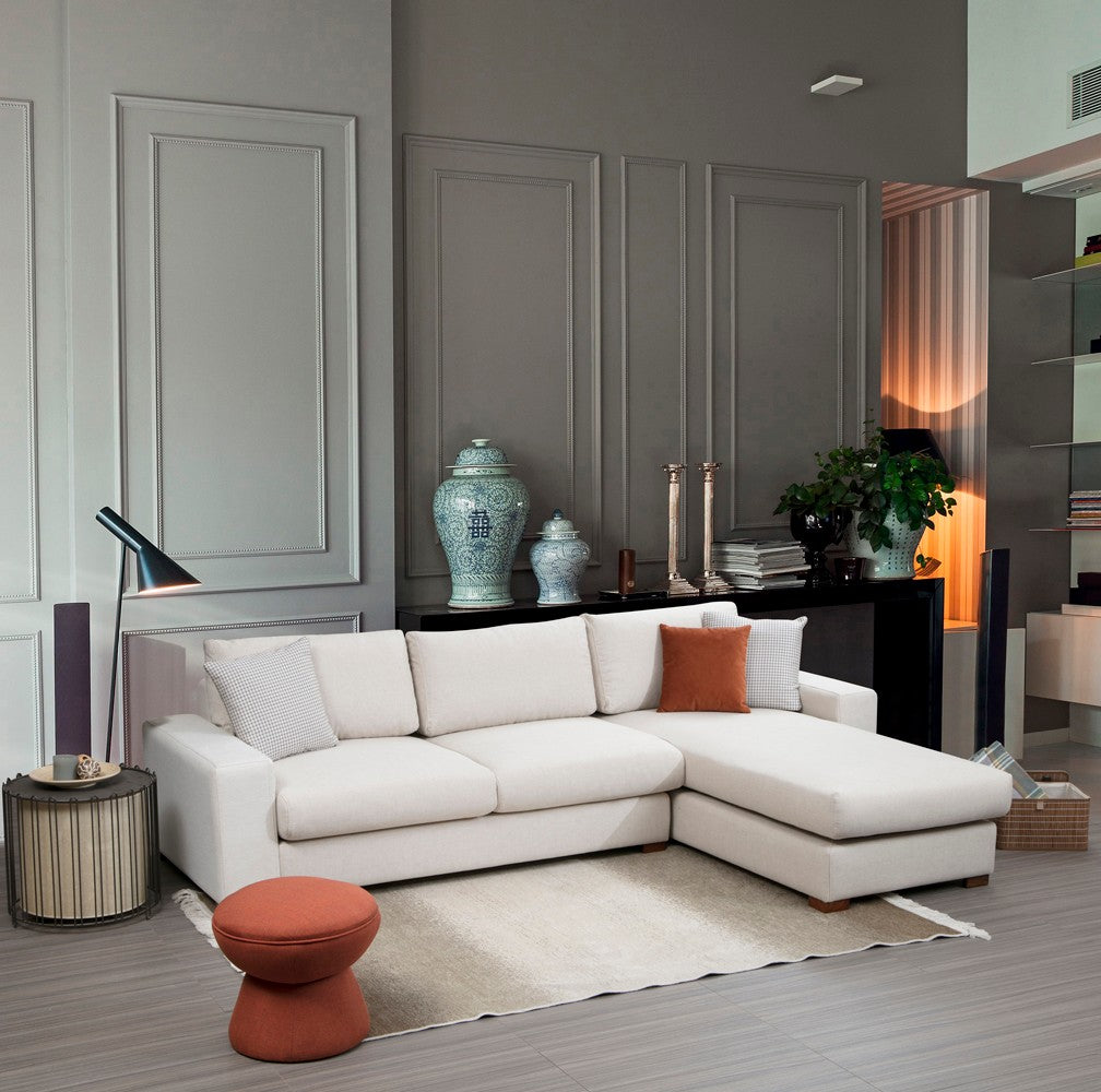 Sofá de canto elegante, 270 x 194 cm, estrutura de madeira de faia, 100% poliéster, pernas de nogueira, almofadas portáteis, lavável a seco, design escandinavo, branco