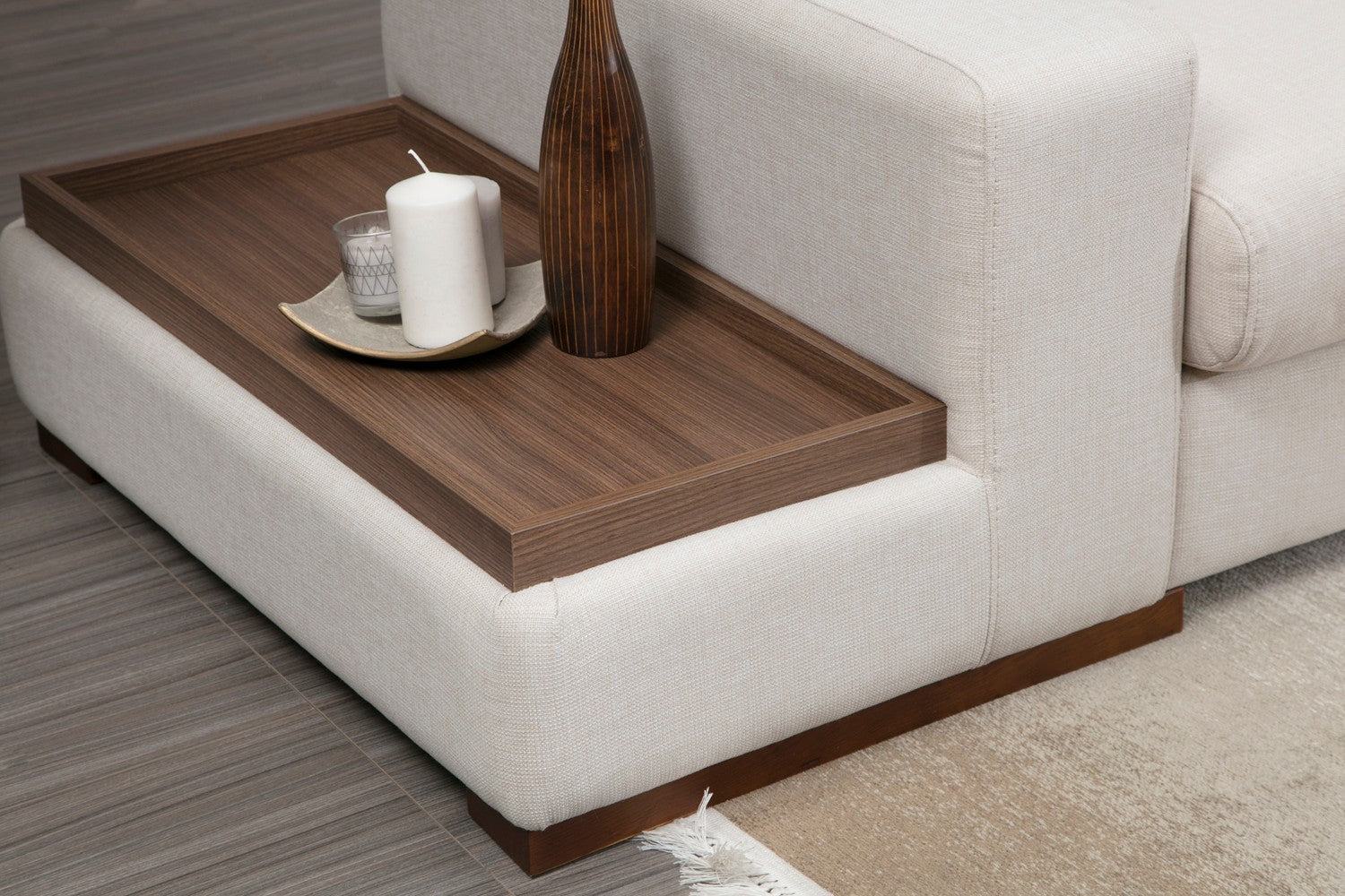 Sofá de canto elegante com estrutura de madeira de faia, 312 x 194 cm, 100% poliéster, pernas de nogueira, inclui 2 almofadas | Design escandinavo moderno, tecido lavável a seco