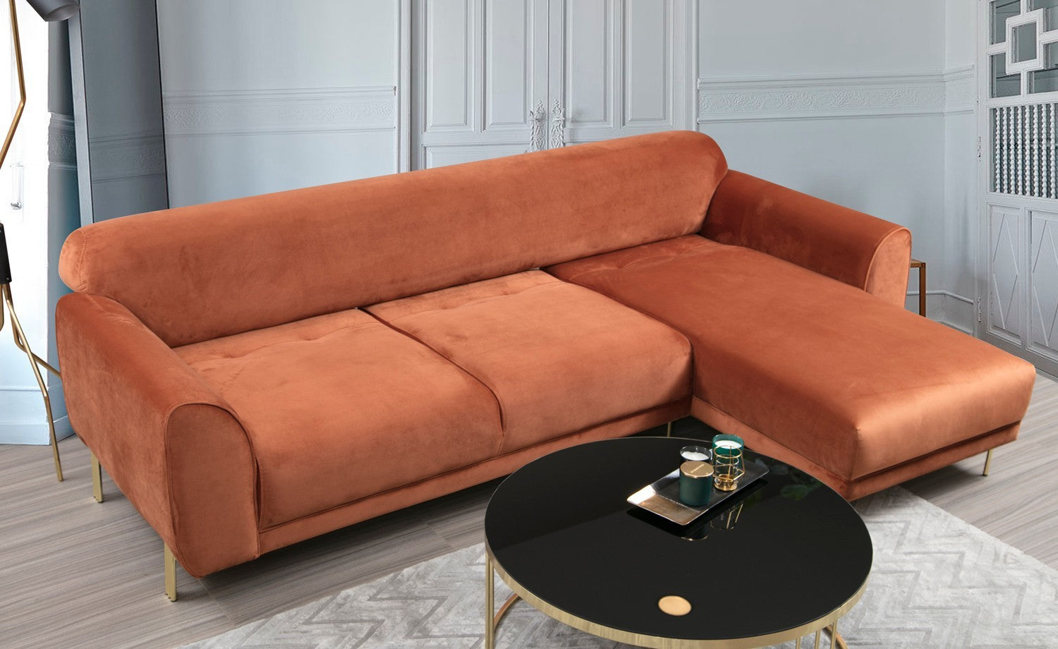 Sofá-cama de canto Cinnamon, estrutura de madeira de faia e aglomerado, 287 x 169 cm | 100% poliéster, pernas de metal dourado, elegante e funcional para espaços modernos