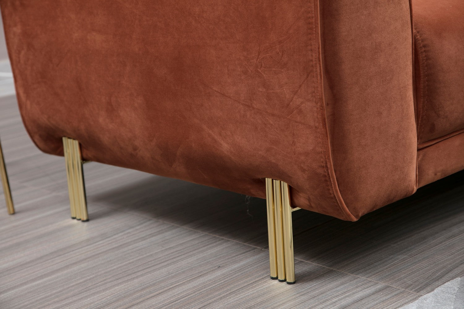 Sofá-cama de canto Cinnamon, estrutura de madeira de faia e aglomerado, 287 x 169 cm | 100% poliéster, pernas de metal dourado, elegante e funcional para espaços modernos