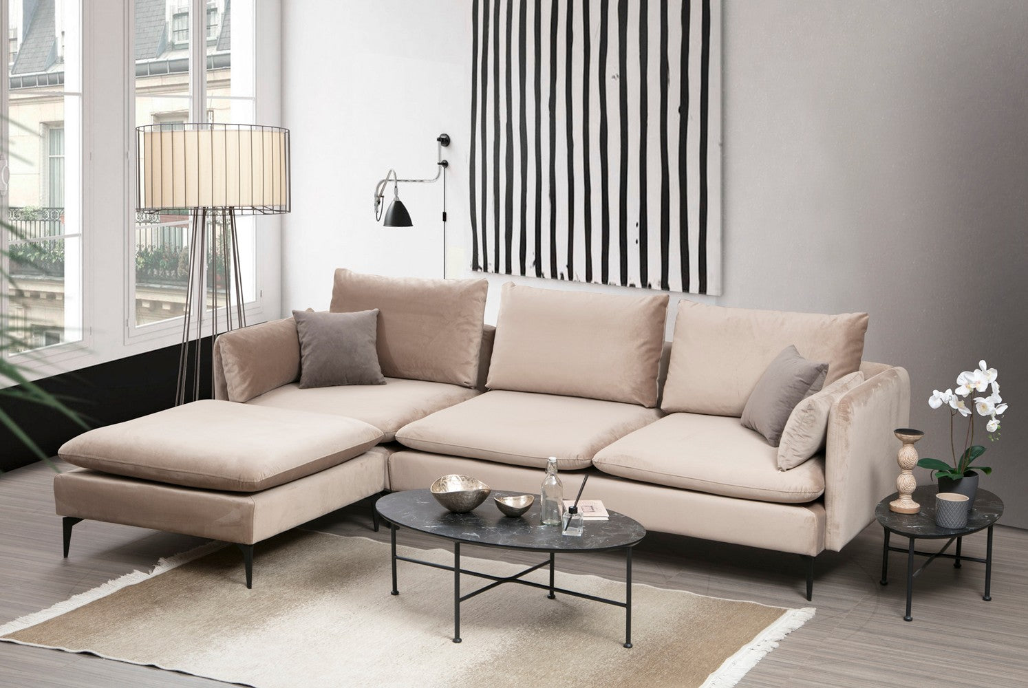 Sofá de canto bege com pufe, estrutura de madeira de faia e aglomerado, 289 x 186 cm | 100% poliéster, sistema de sofá-cama, design industrial moderno, pernas pretas foscas