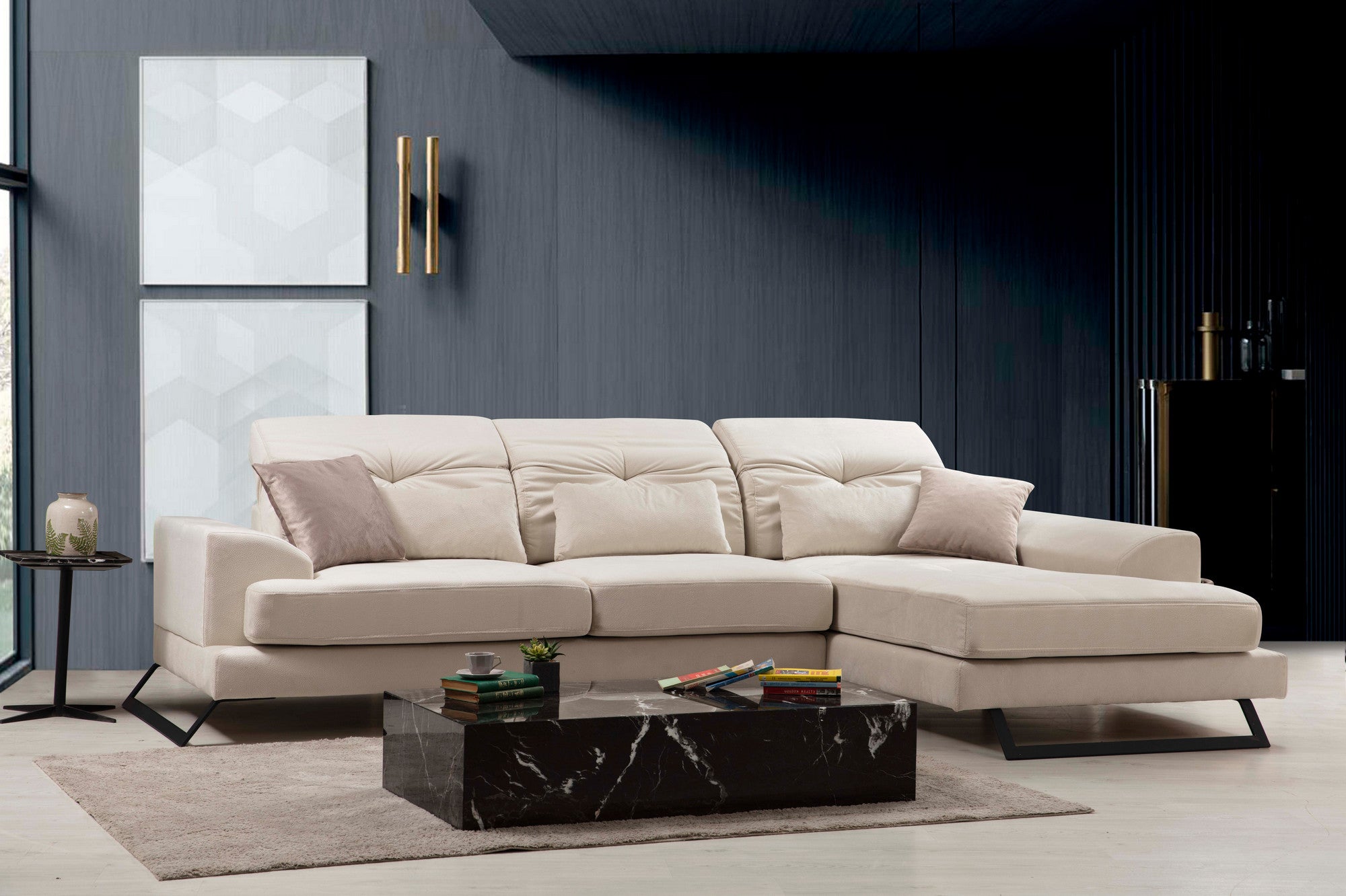 Sofá de canto elegante, cru, 190 x 304 cm | Estrutura em madeira de faia e aglomerado, 100% poliéster, encosto ajustável, 5 almofadas incluídas | Design industrial moderno