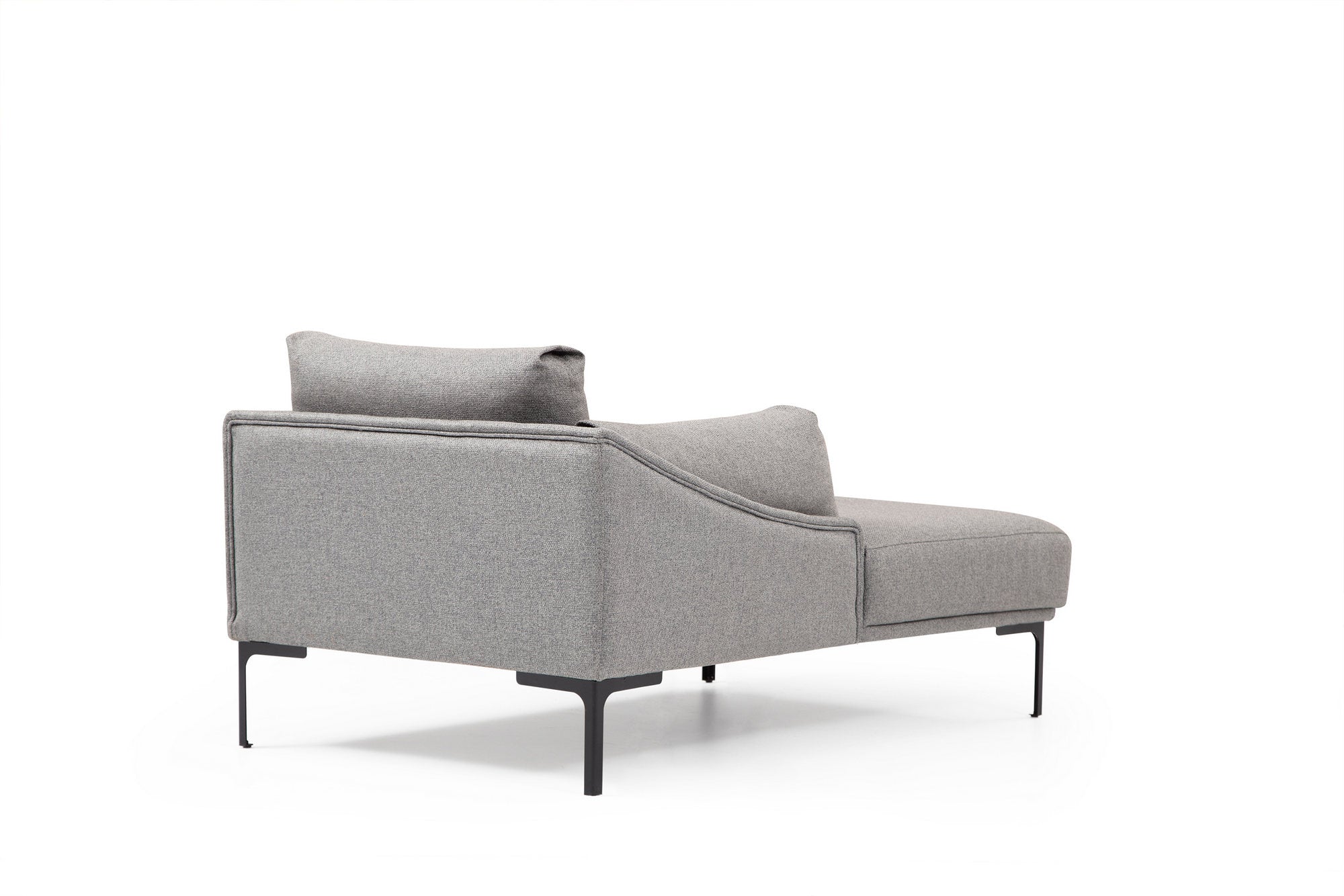 Sofá de canto elegante, cinza, 255 x 150 cm | Estrutura em madeira de faia e aglomerado, tecido 100% poliéster | Inclui 2 almofadas, pernas de metal | Design escandinavo moderno