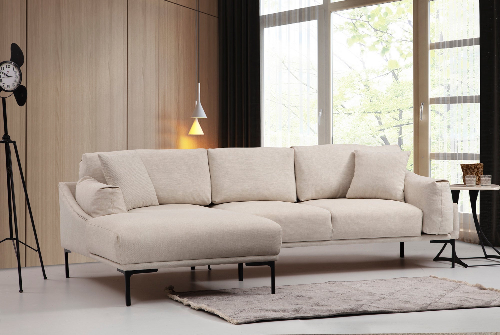 Sofá de canto elegante, cor creme, 255 x 150 cm | Estrutura em madeira de faia e aglomerado, tecido 100% poliéster | Inclui 2 almofadas, design industrial moderno