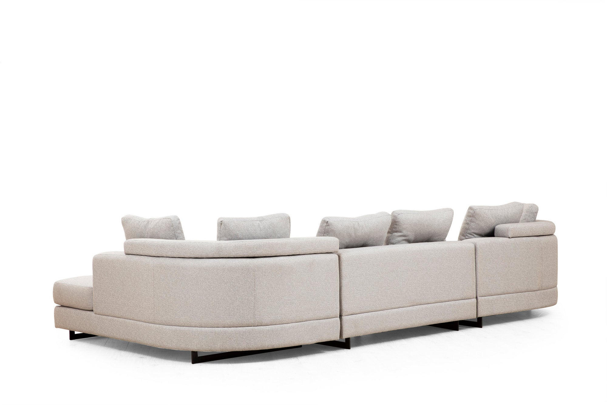 Sofá de canto elegante, cinza claro, 140 x 385 x 200 cm | Estrutura em madeira de faia e aglomerado, 100% poliéster, pernas de metal preto | Inclui 2 almofadas, perfeito para ambientes modernos