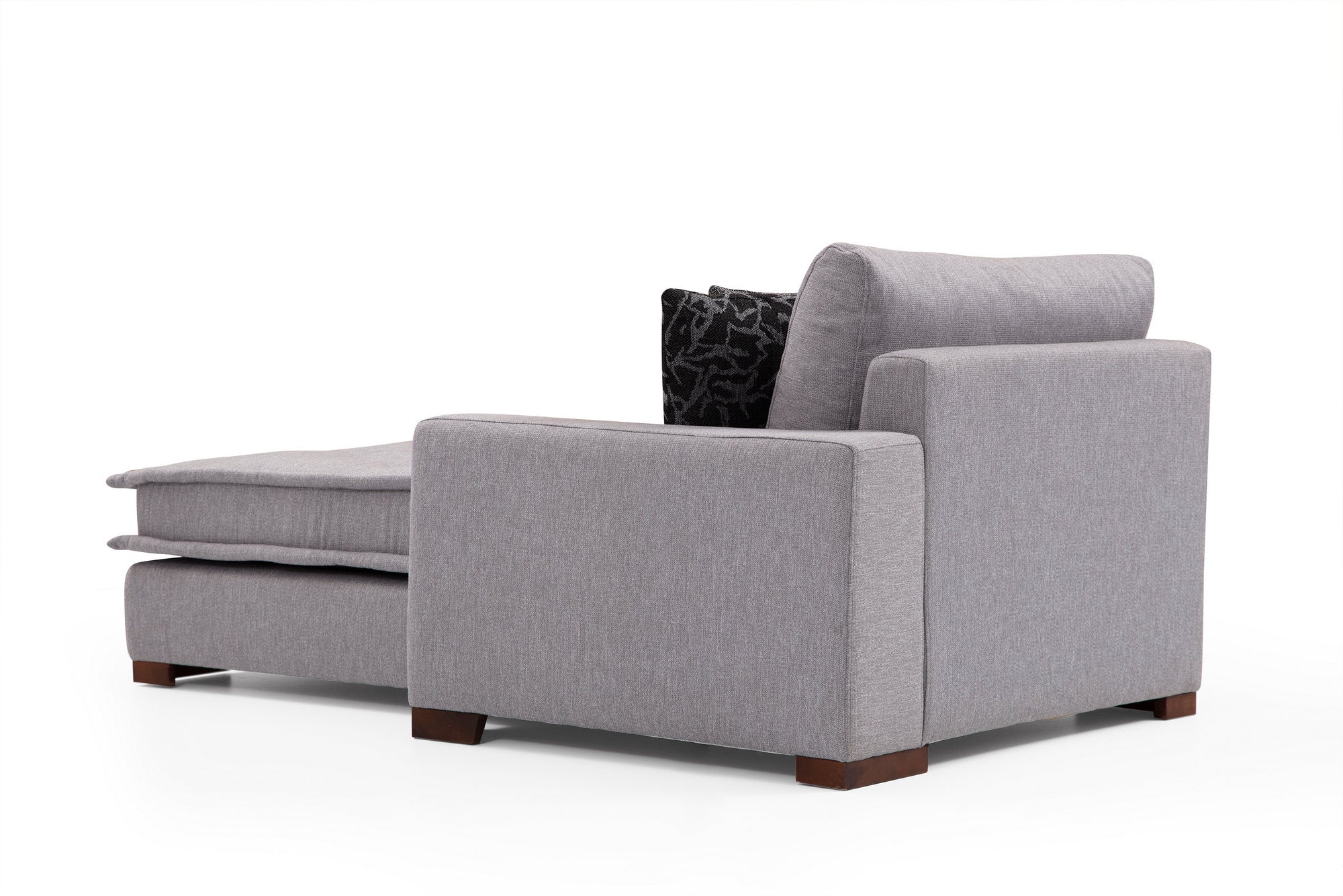 Sofá de canto elegante, cinza claro, 296 x 350 x 190 cm | Estrutura em madeira de faia e aglomerado, 100% poliéster, espuma macia, pernas de metal preto | Inclui 2 almofadas