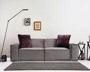 Sofá elegante de 2 lugares, cinza, 215 x 100 x 76 cm | Estrutura em madeira de faia, 100% poliéster, espuma macia e almofadas | Design escandinavo moderno para residências e hotéis
