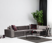 Sofá de canto elegante, cinza, 300 x 190 cm | Estrutura em madeira de faia e aglomerado, 100% poliéster, almofadas de espuma macia, 4 travesseiros incluídos | Elegante e confortável para espaços de convivência modernos