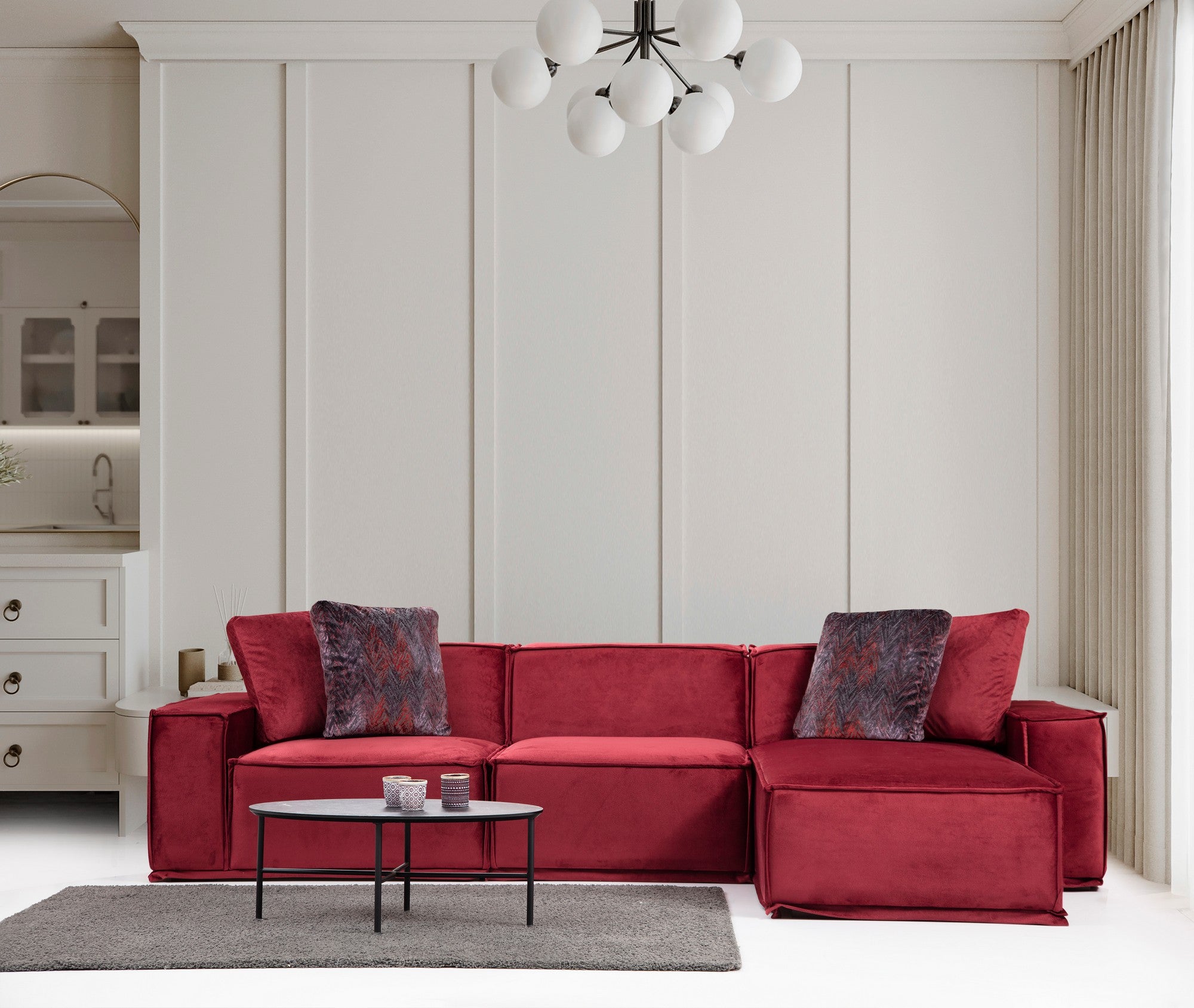 Sofá de canto elegante na cor Borgonha, 300 x 170 cm | Estrutura em madeira de faia e aglomerado, 100% poliéster, 4 almofadas incluídas | Perfeito para espaços modernos