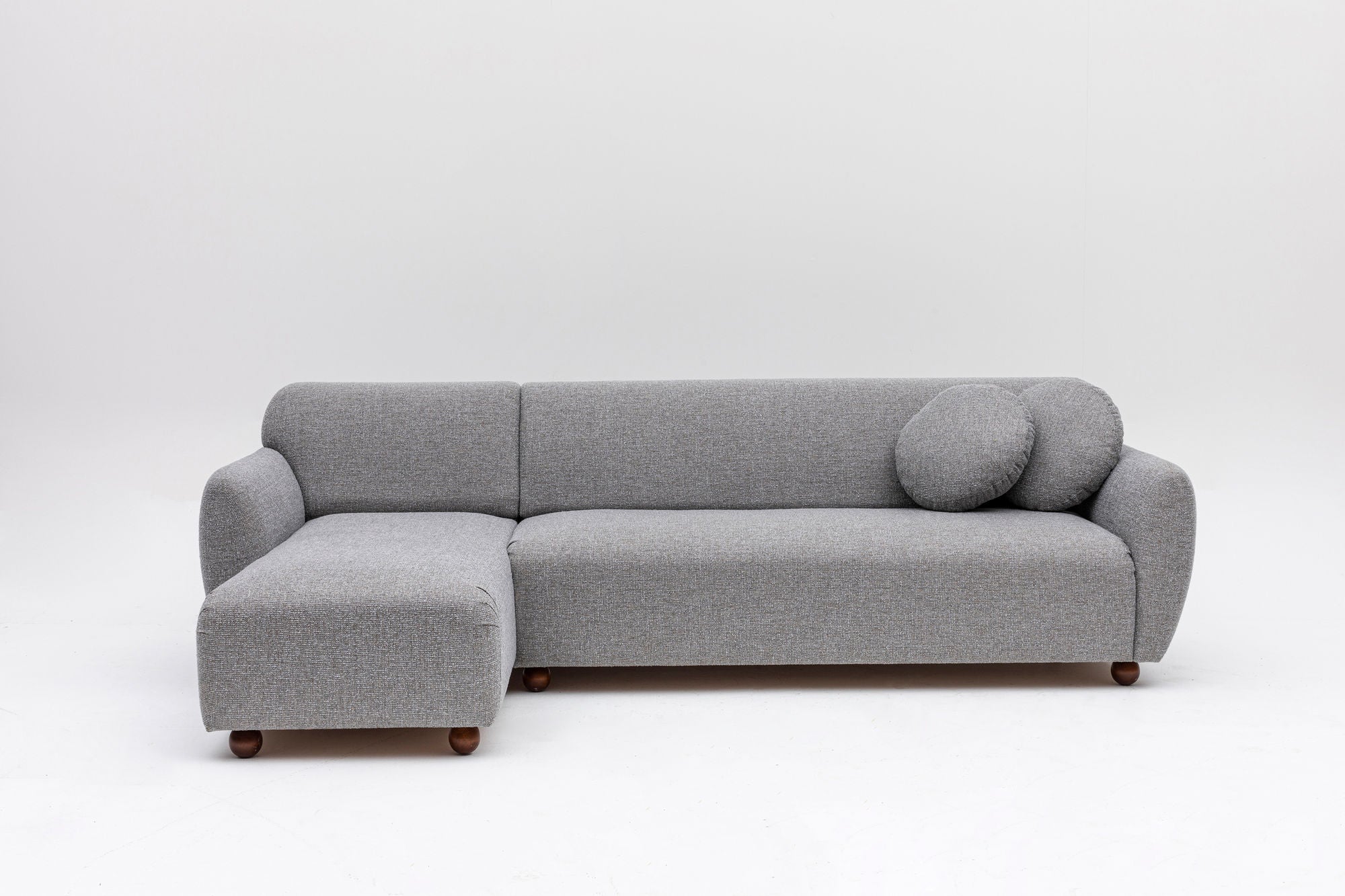 Sofá de canto elegante, cinza claro, 162 x 273 cm | Estrutura em madeira de faia e aglomerado, 100% poliéster, 2 almofadas incluídas | Design elegante para espaços de convivência modernos