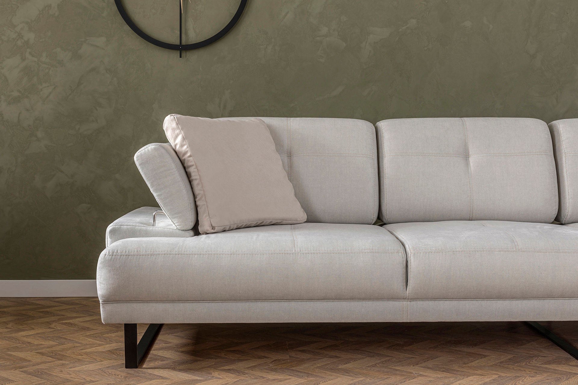 Sofá de canto elegante, bege, 314 x 174 cm | Estrutura em madeira de faia e aglomerado, 100% poliéster, braço ajustável, encosto móvel | Design industrial moderno