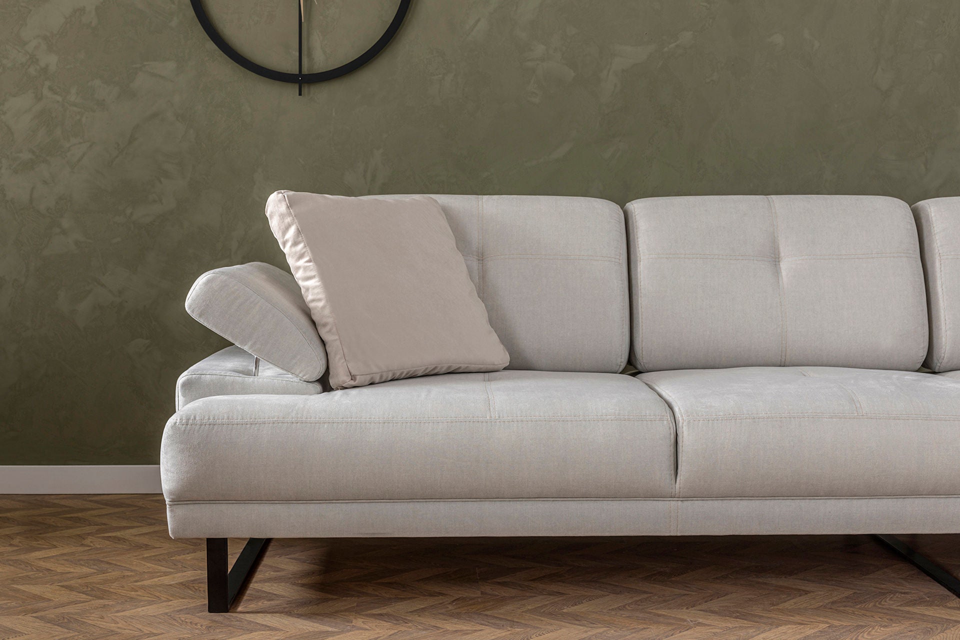Sofá de canto elegante, bege, 314 x 174 cm | Estrutura em madeira de faia e aglomerado, 100% poliéster, braço ajustável, encosto móvel | Design industrial moderno