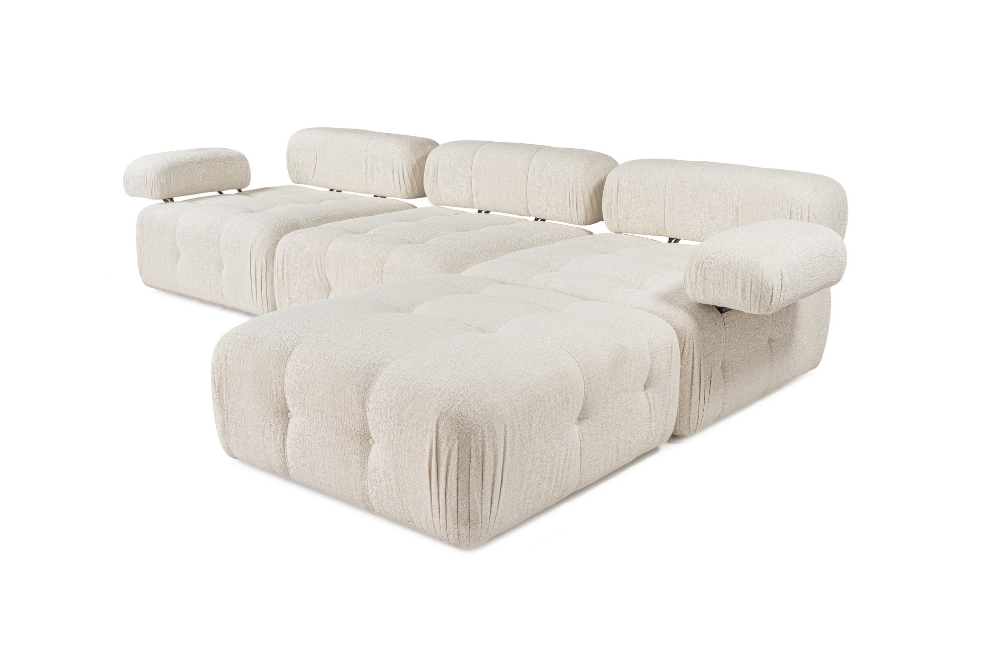 Sofá de canto elegante em tom creme, 300x200 cm | Estrutura em madeira de faia e aglomerado, 100% poliéster, espuma 28 DNS | Design moderno com mecanismo de mudança e tecido lavável a seco