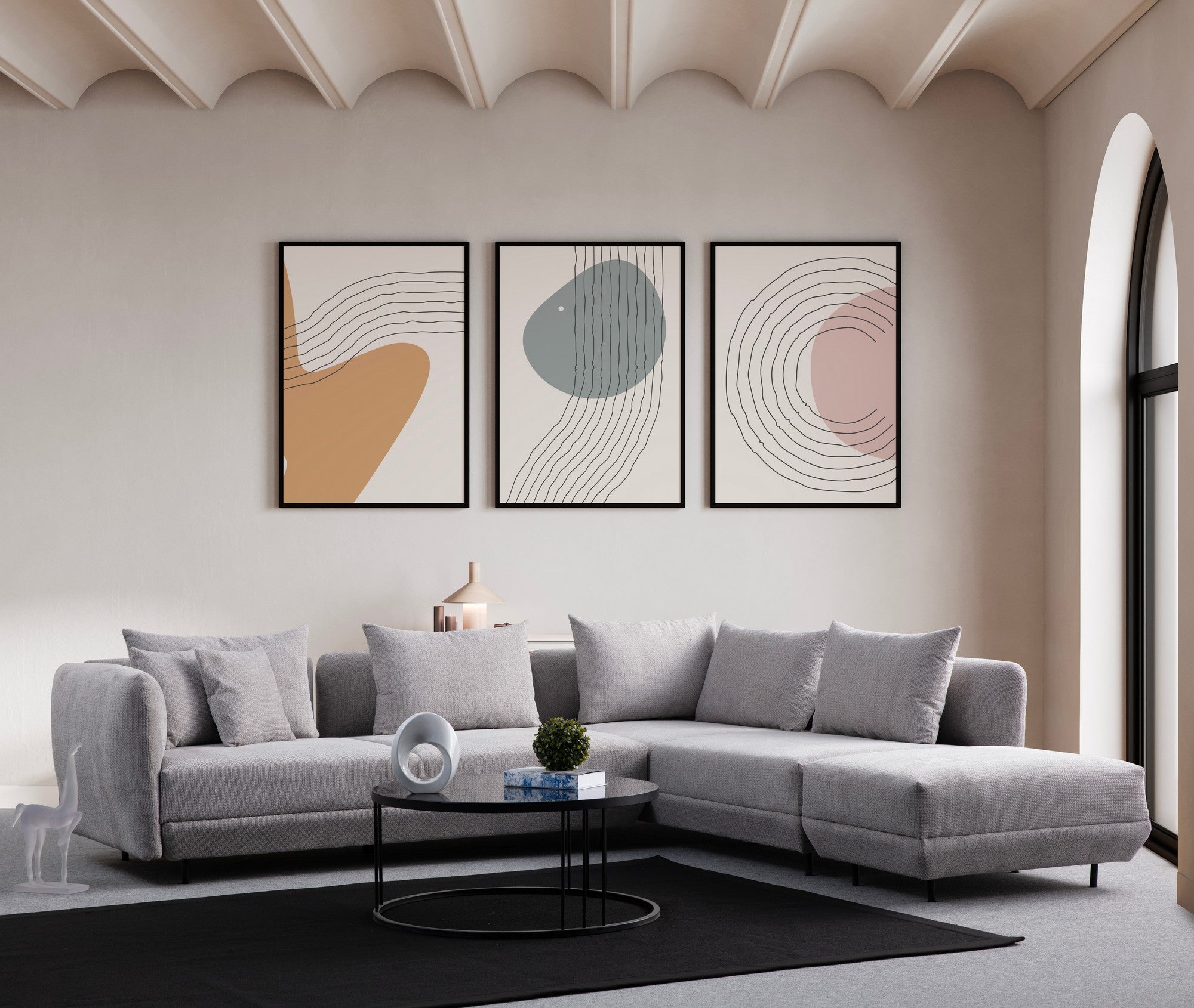 Sofá de canto elegante, cinza claro, 310 x 265 cm | Estrutura em madeira de faia e aglomerado, tecido 100% poliéster | 7 almofadas, pernas de metal preto | Perfeito para salas de estar modernas