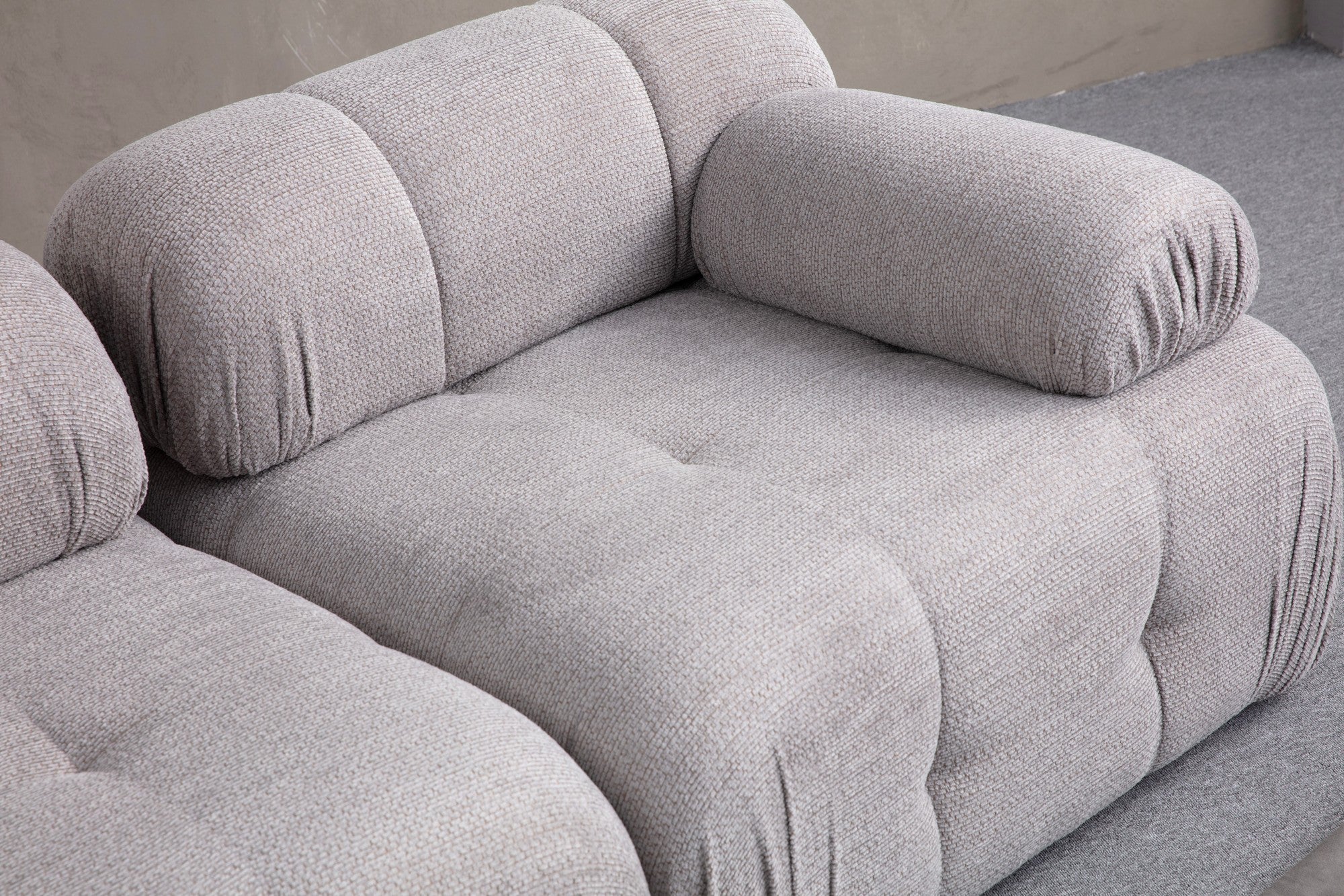 Sofá de canto elegante, cinza claro, 290 x 160 cm | Estrutura em madeira de faia e aglomerado, tecido 100% poliéster | Assentos de espuma macia, design moderno para salas de estar