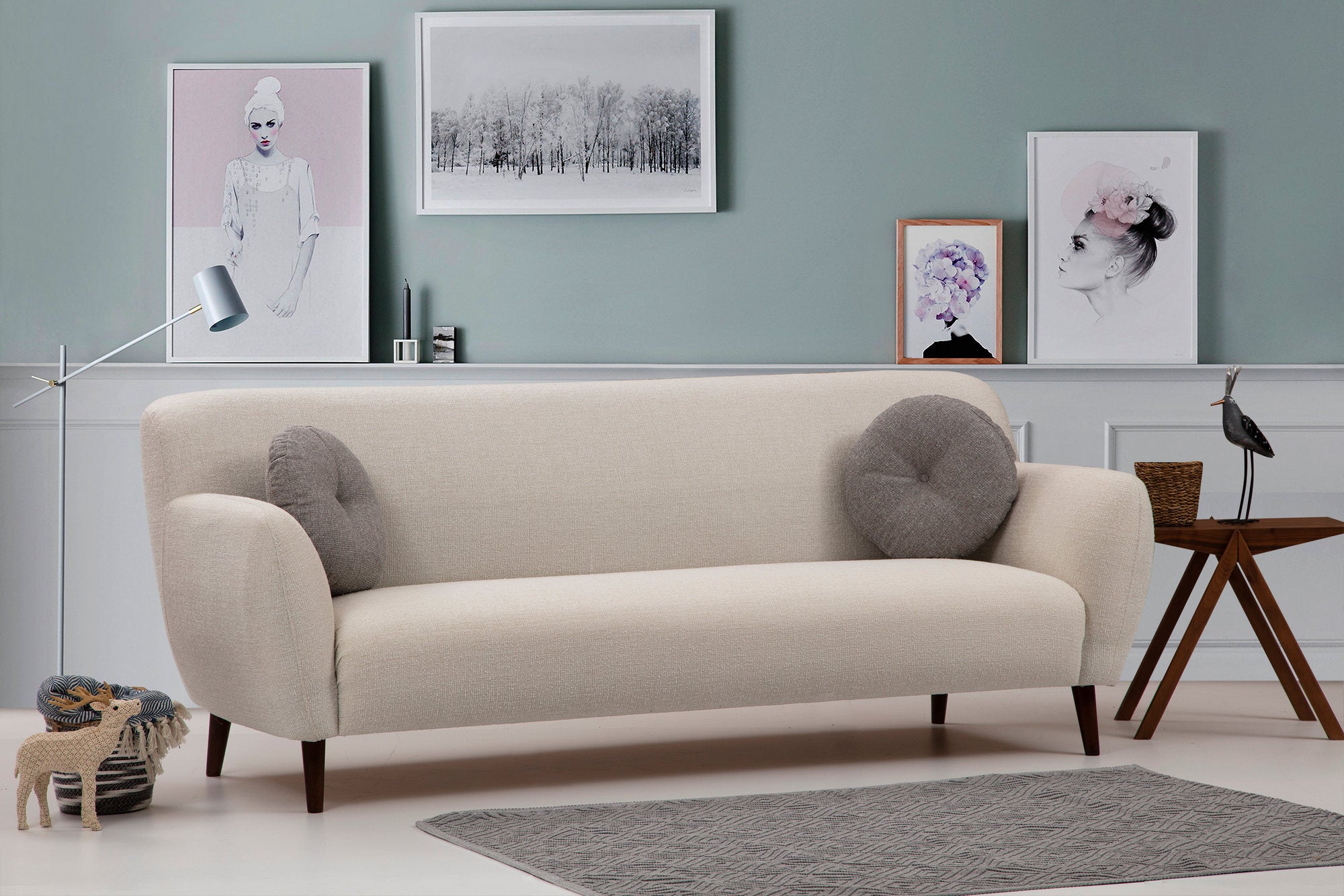 Sofá elegante de 3 lugares, bege, 220 cm | Estrutura em madeira de faia, 100% poliéster, almofadas de espuma macia, inclui 2 travesseiros | Perfeito para salas de estar modernas