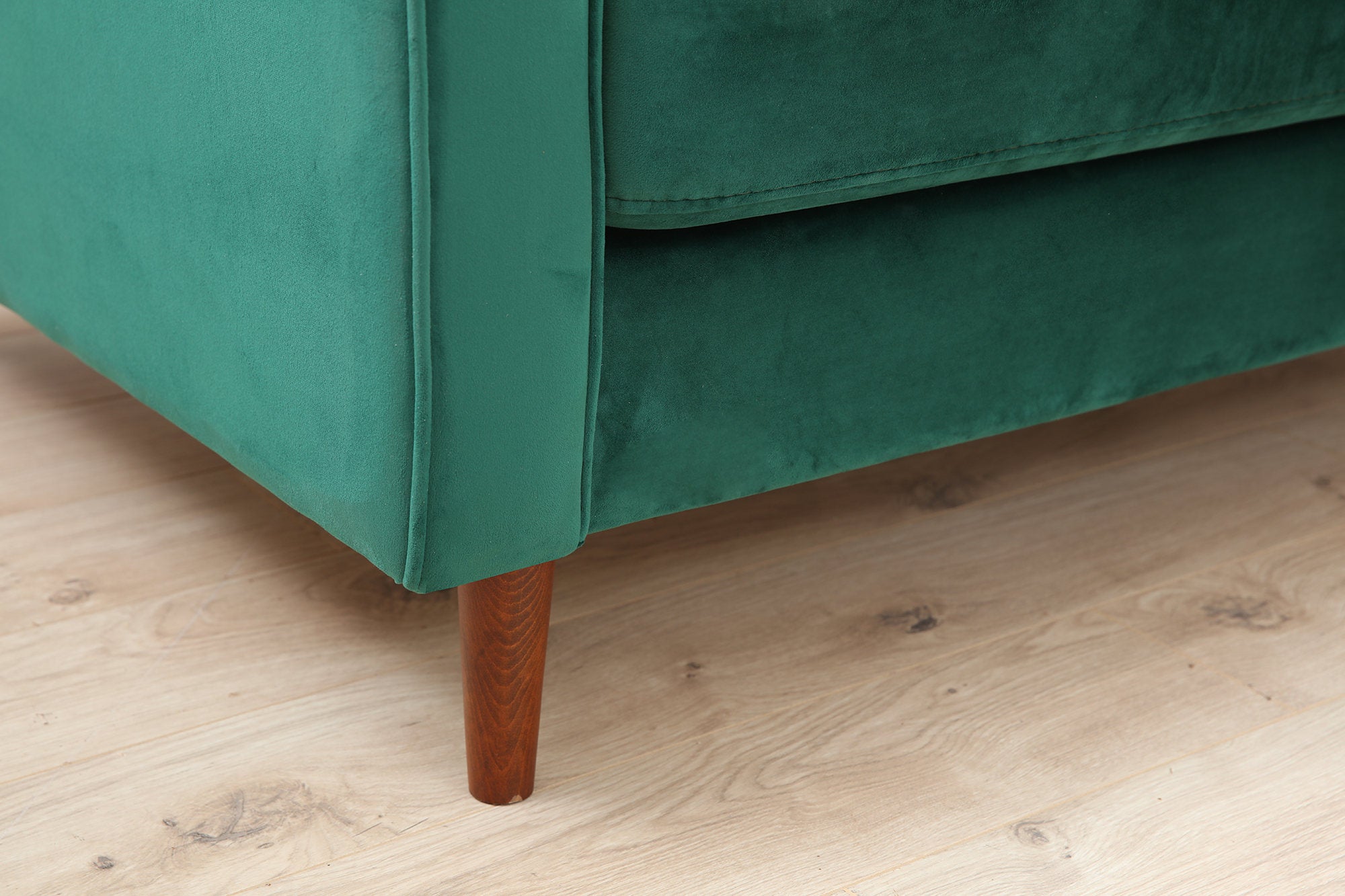 Sofá elegante de 3 lugares, verde menta, 215 x 90 x 70 cm | Estrutura em madeira de faia, 100% poliéster, inclui 2 almofadas | Perfeito para salas de estar modernas
