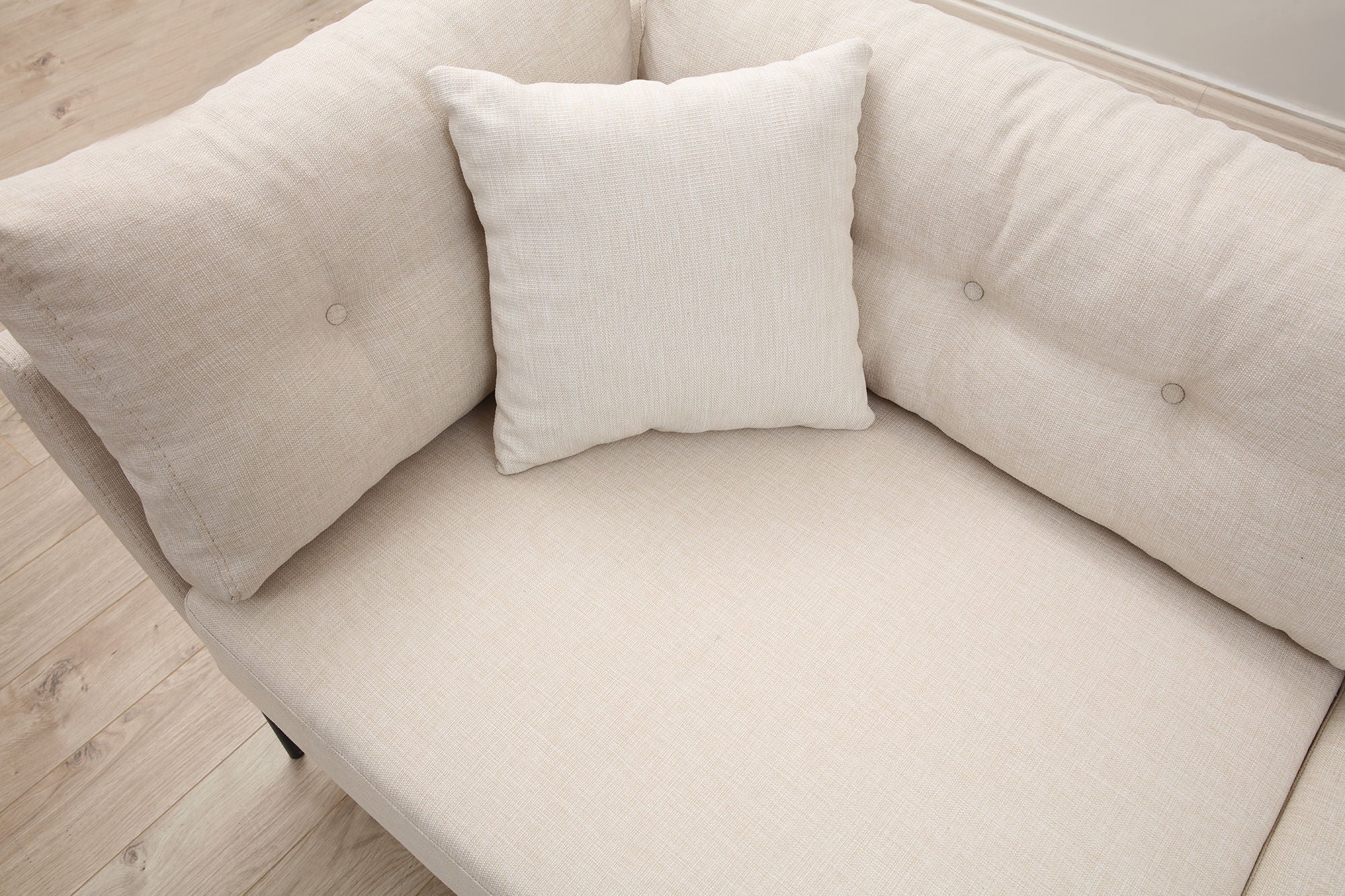 Sofá elegante de 3 lugares, cor creme, 214 x 90 x 84 cm | Estrutura de madeira de faia, tecido de poliéster macio, almofadas portáteis, design industrial moderno