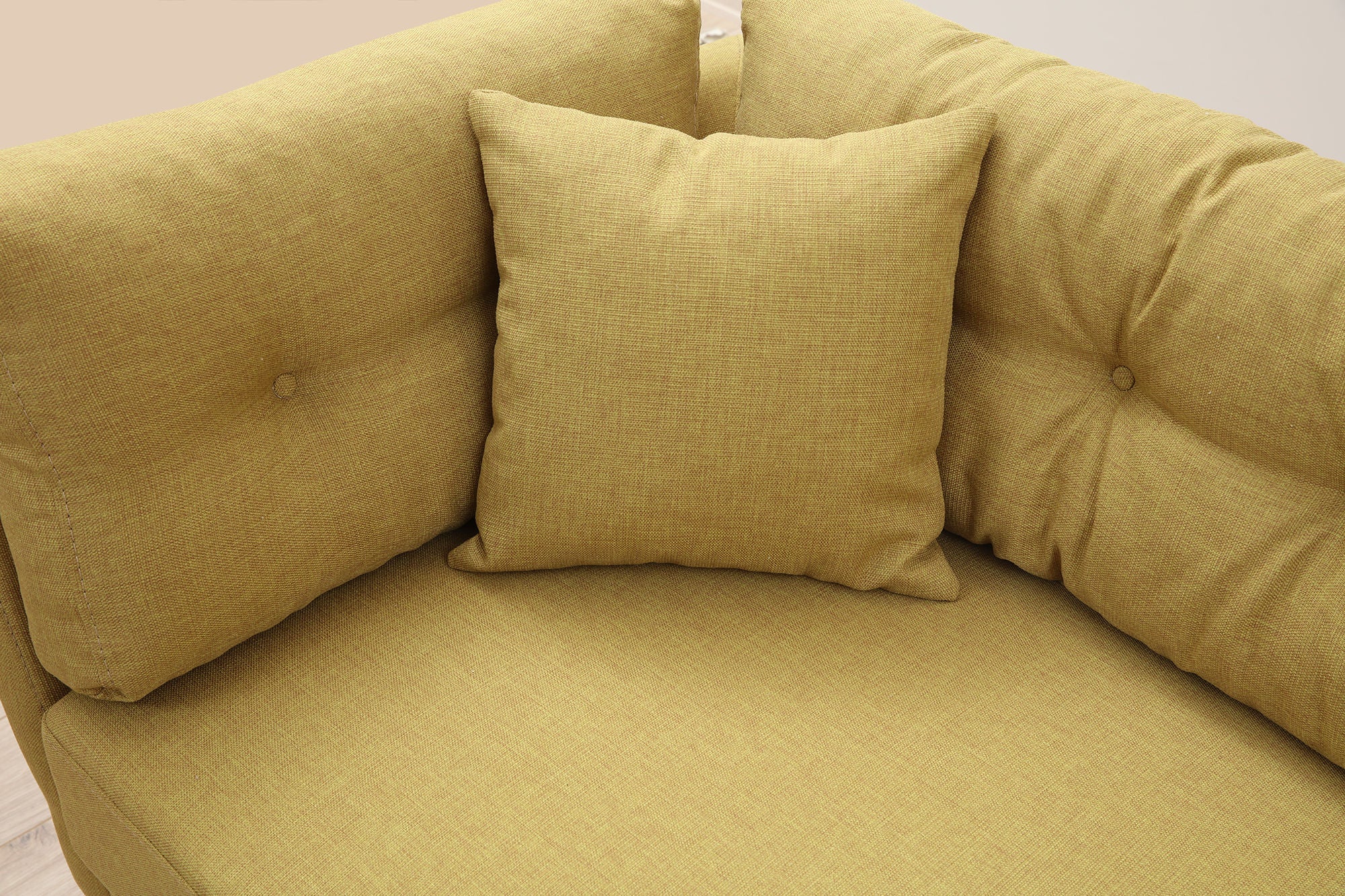Sofá elegante de 3 lugares, amarelo-esverdeado, 214 x 90 x 84 cm | Estrutura de madeira de faia, 100% poliéster, espuma macia, pernas de metal | Perfeito para salas de estar e hotéis modernos