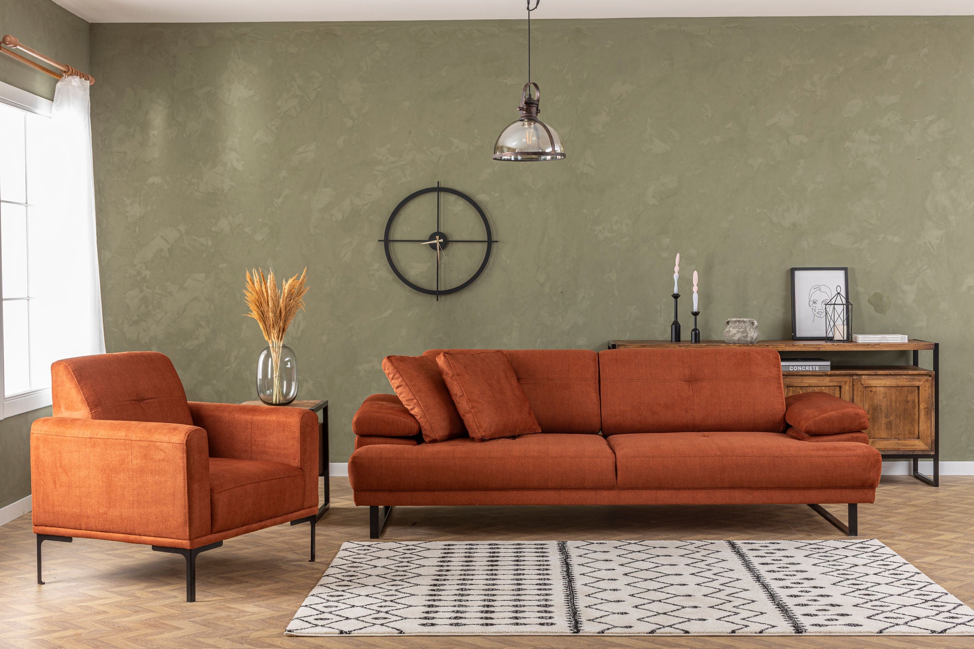 Sofá-cama elegante de 3 lugares, laranja, 239 cm | Estrutura em madeira de faia e aglomerado, encosto ajustável, espuma macia, pernas de metal preto fosco | Perfeito para espaços modernos