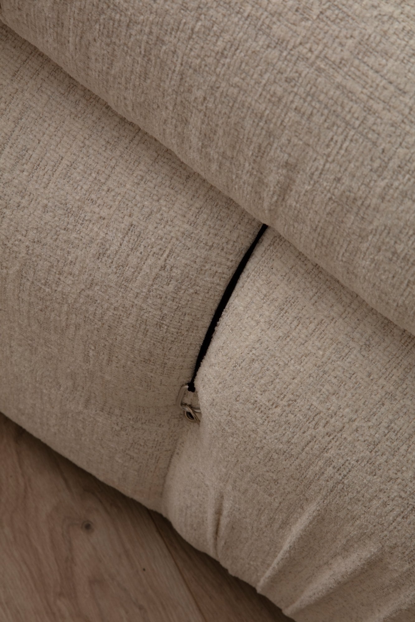 Sofá elegante de 1 lugar, cor creme, 95x95x75 cm | Estrutura em madeira de faia e aglomerado, 100% poliéster, encosto e braço removíveis | Perfeito para decoração escandinava e hoteleira