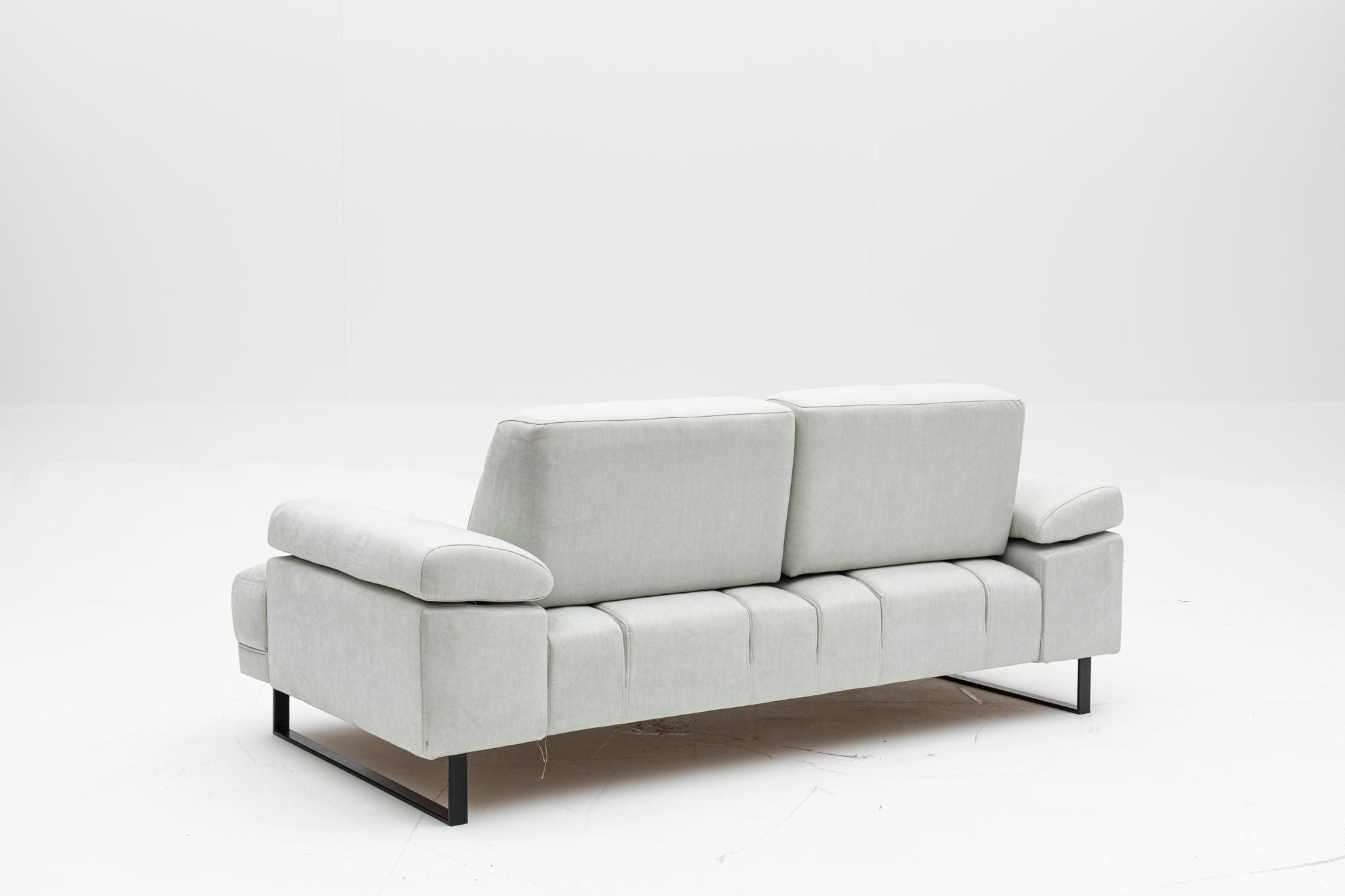 Sofá-cama elegante de 2 lugares, branco, 199 x 99 x 83 cm | Estrutura em madeira de faia e aglomerado, 100% poliéster, encosto ajustável, design industrial moderno