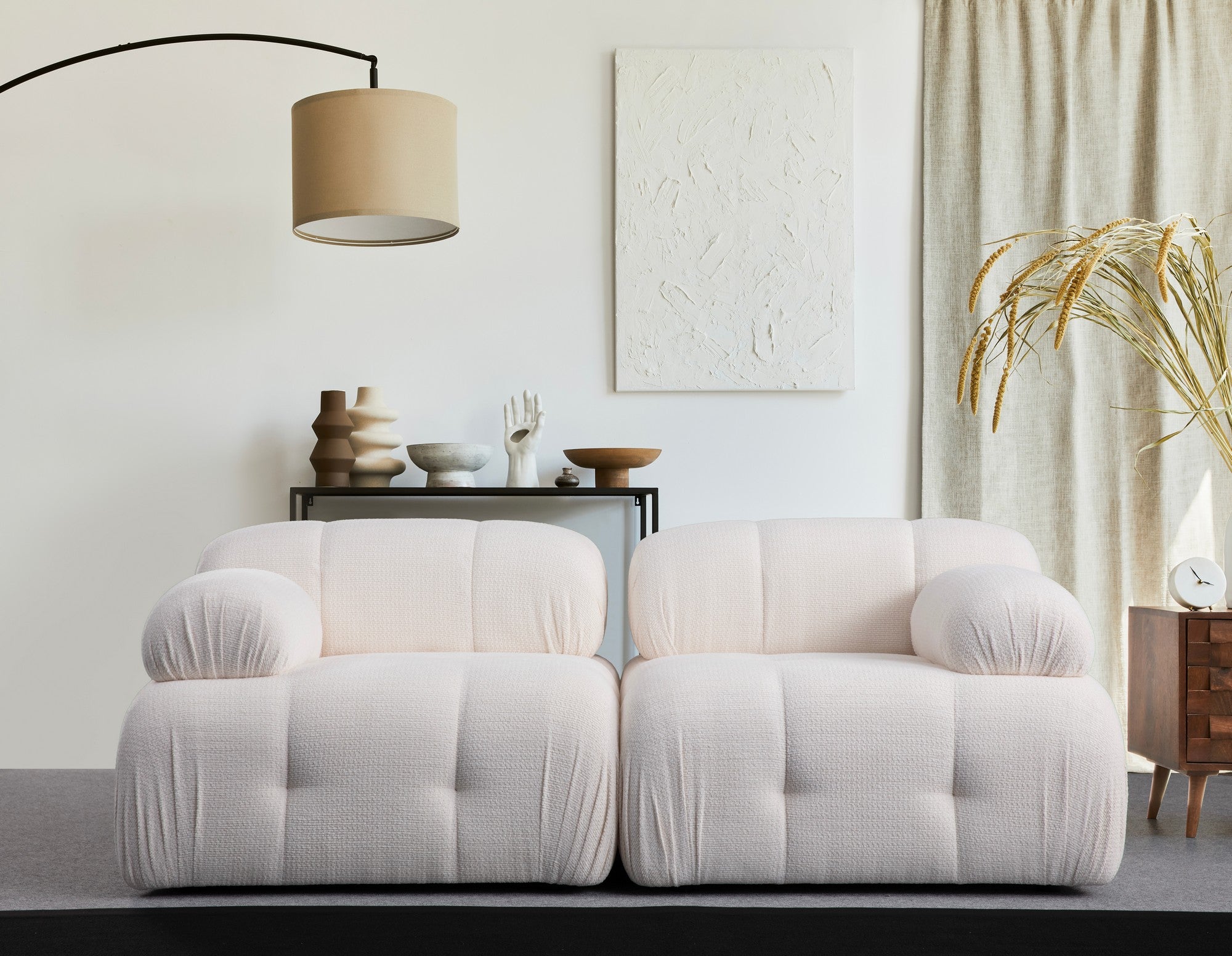 Sofá elegante de 2 lugares, branco, 190 x 95 x 75 cm | Estrutura em madeira de faia e aglomerado, tecido 100% poliéster | Espuma cinza suave, design moderno para sala de estar