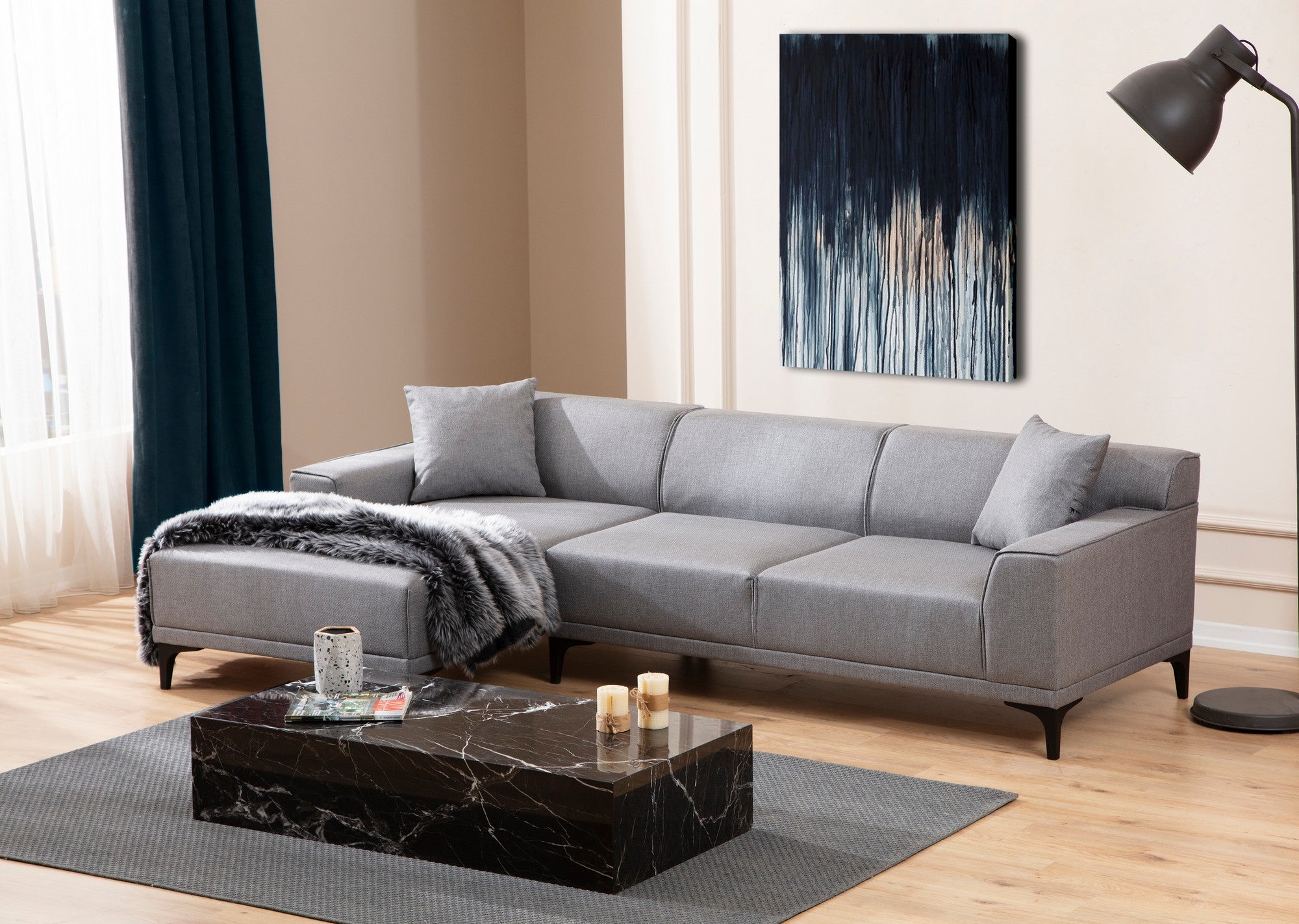 Sofá de canto elegante, cinza claro, 145 x 250 x 77 cm | Estrutura em madeira de faia e aglomerado, 100% poliéster, almofadas fixas, 2 travesseiros incluídos | Design escandinavo moderno
