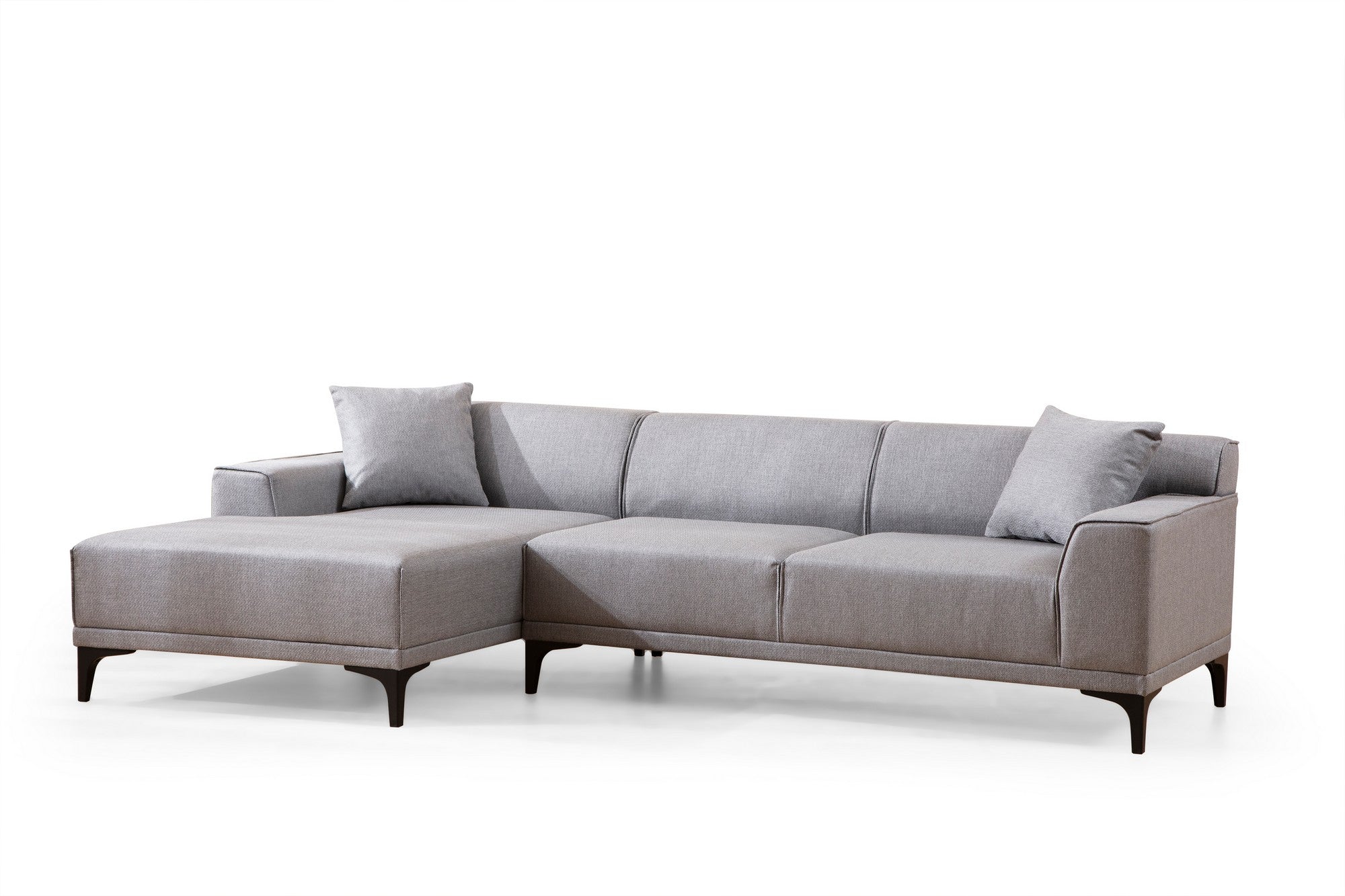 Sofá de canto elegante, cinza claro, 145 x 250 x 77 cm | Estrutura em madeira de faia e aglomerado, 100% poliéster, almofadas fixas, 2 travesseiros incluídos | Design escandinavo moderno