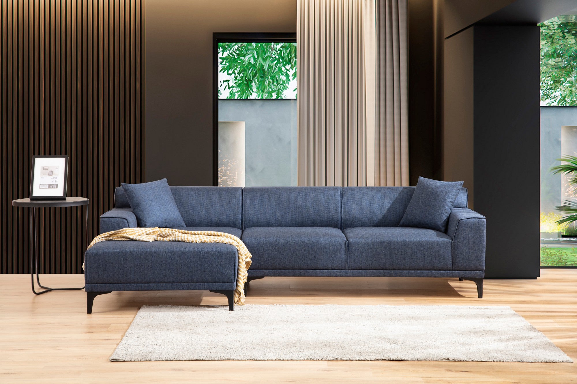 Sofá de canto elegante em azul, estrutura de madeira de faia e aglomerado, 145 x 250 cm | 100% poliéster, almofadas fixas, 2 travesseiros incluídos | Design escandinavo moderno
