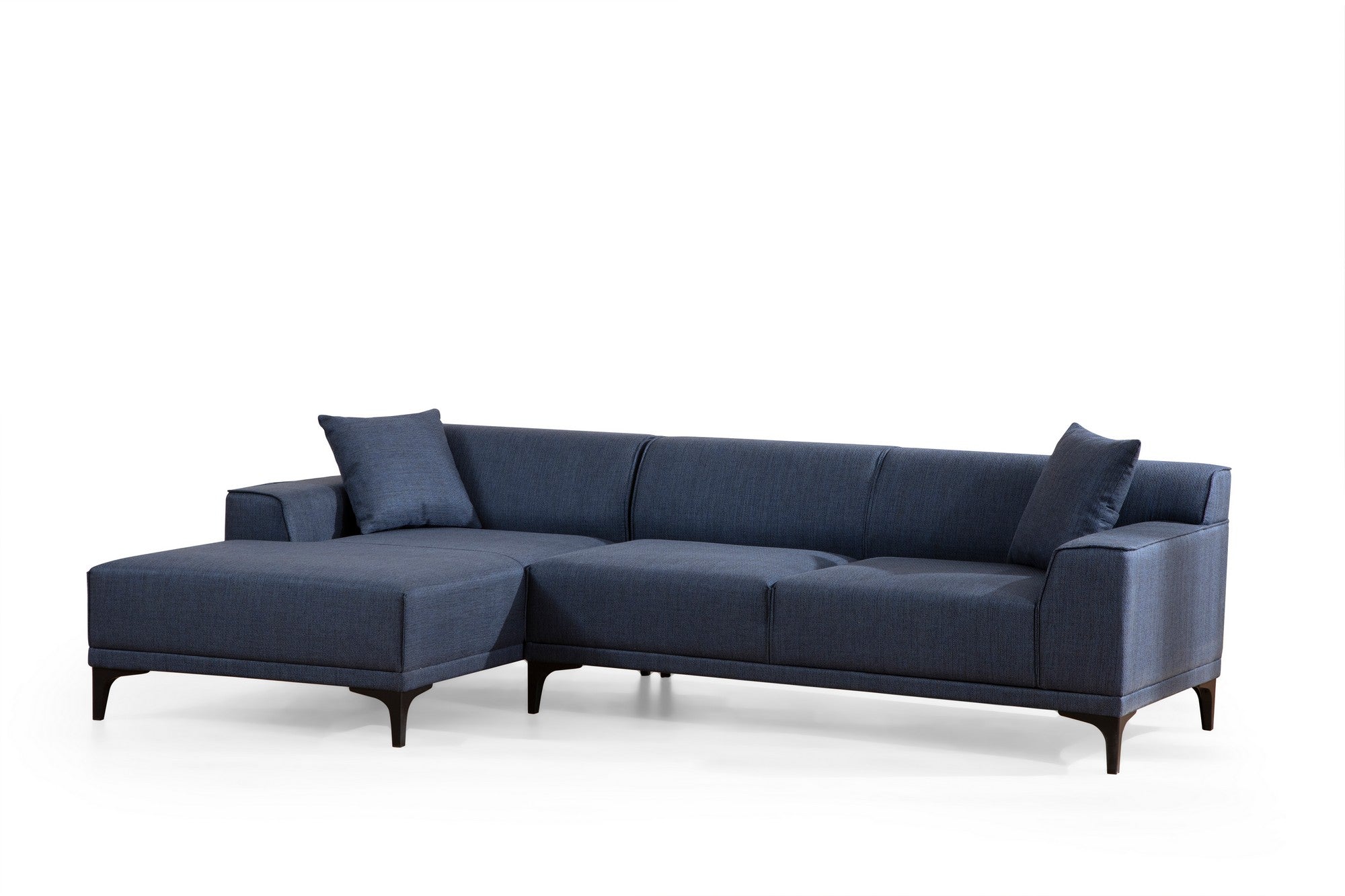 Sofá de canto elegante em azul, estrutura de madeira de faia e aglomerado, 145 x 250 cm | 100% poliéster, almofadas fixas, 2 travesseiros incluídos | Design escandinavo moderno