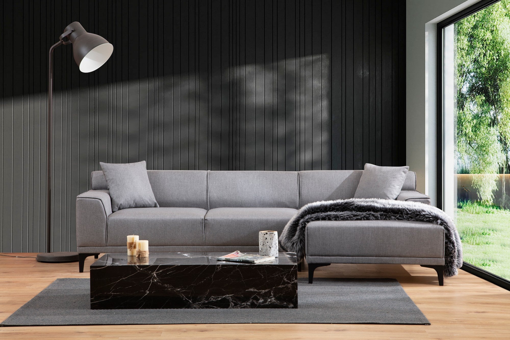 Sofá de canto elegante, cinza claro, 145 x 250 x 77 cm | Estrutura em madeira de faia e aglomerado, 100% poliéster, almofadas fixas, 2 travesseiros incluídos | Design escandinavo moderno