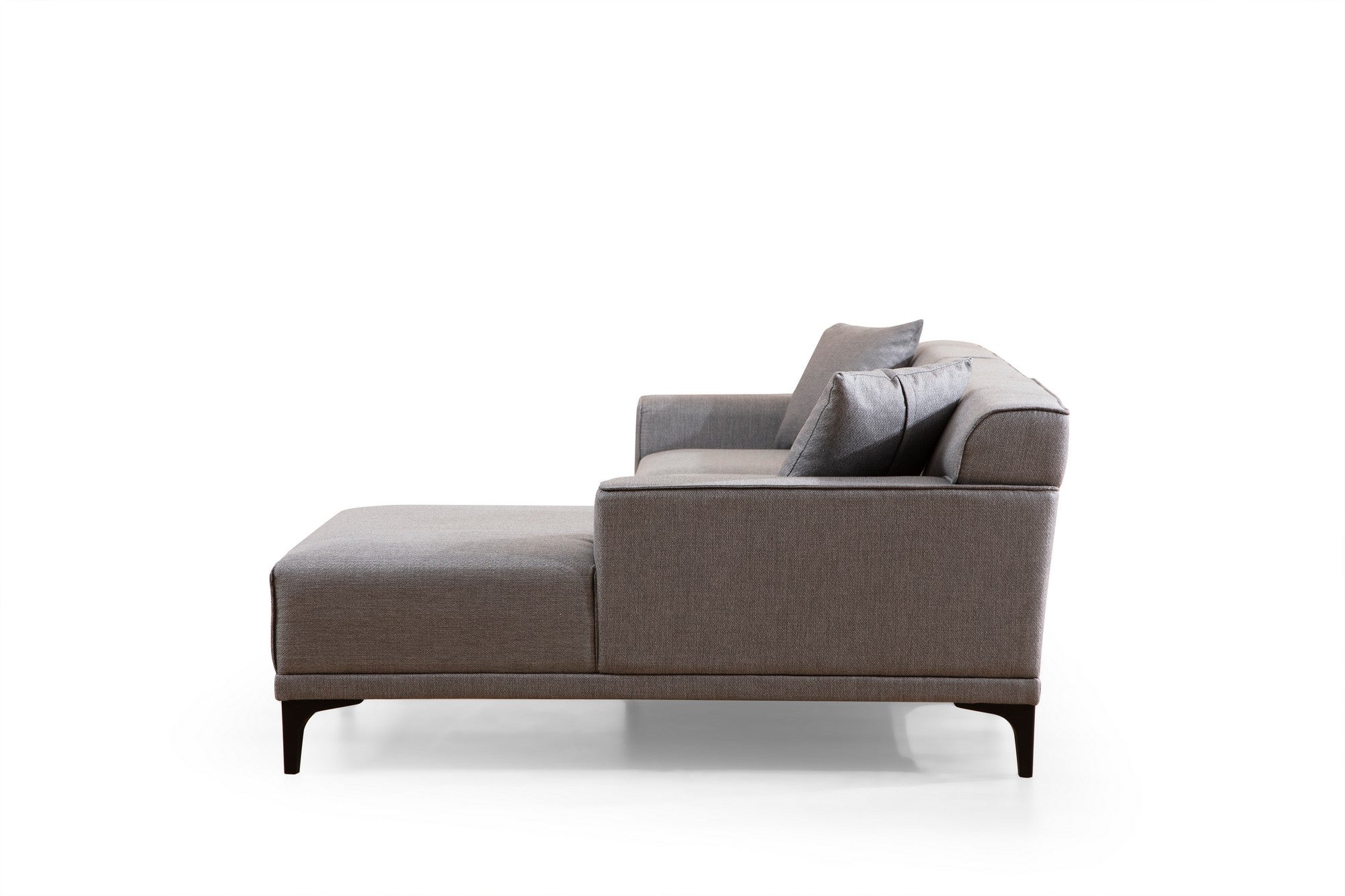 Sofá de canto elegante, cinza claro, 145 x 250 x 77 cm | Estrutura em madeira de faia e aglomerado, 100% poliéster, almofadas fixas, 2 travesseiros incluídos | Design escandinavo moderno