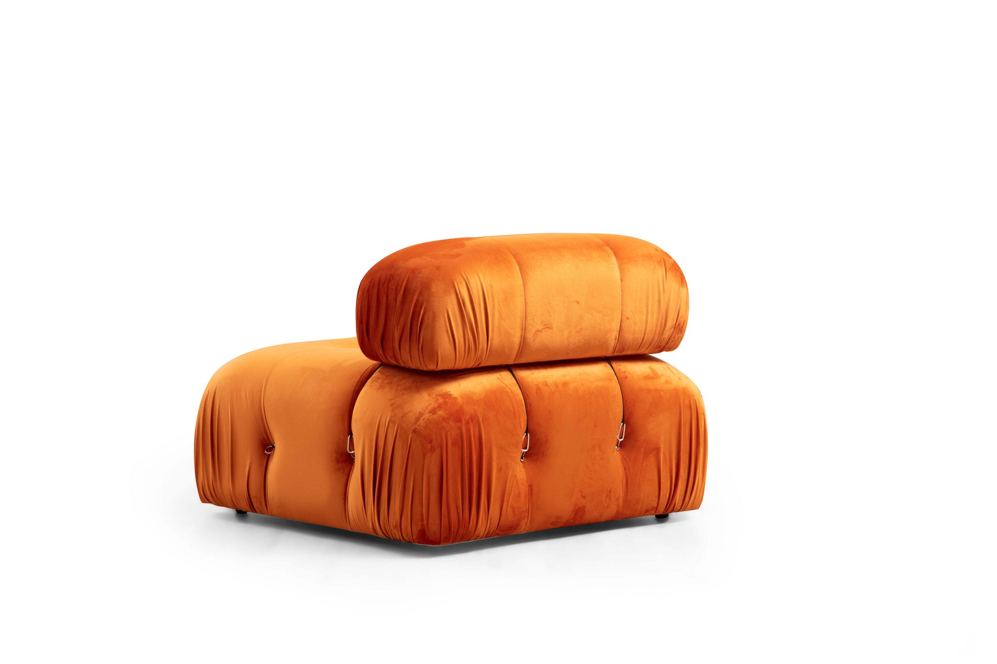 Sofá de canto laranja elegante, 288x190x95 cm | Estrutura em madeira de faia e aglomerado, 100% poliéster, encosto e braço removíveis, conforto em espuma macia | Design moderno para hotéis