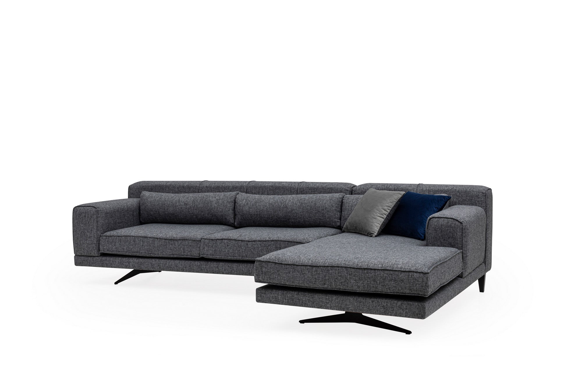 Sofá de canto elegante, tecido cinza, 308 x 198 x 78 cm | Estrutura em madeira de faia e aglomerado, 5 almofadas, pernas de metal preto fosco | Perfeito para espaços modernos