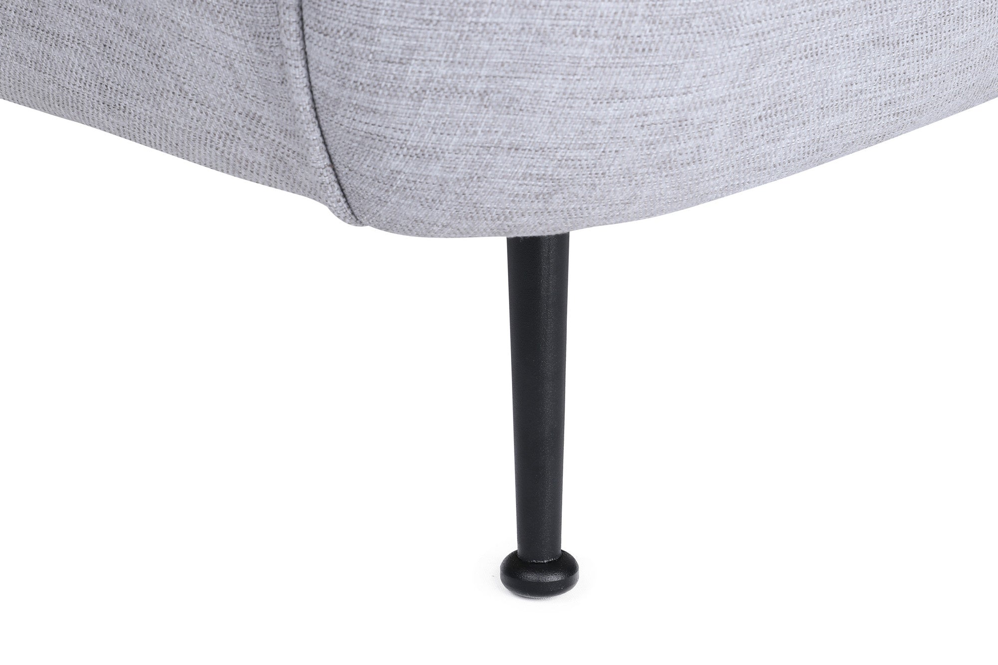 Poltrona de orelhas estilosa, cinza claro, 83 x 72 x 75 cm | Estrutura em madeira de faia e aglomerado, linho 100% poliéster, pernas em metal preto fosco | Perfeita para espaços modernos e industriais